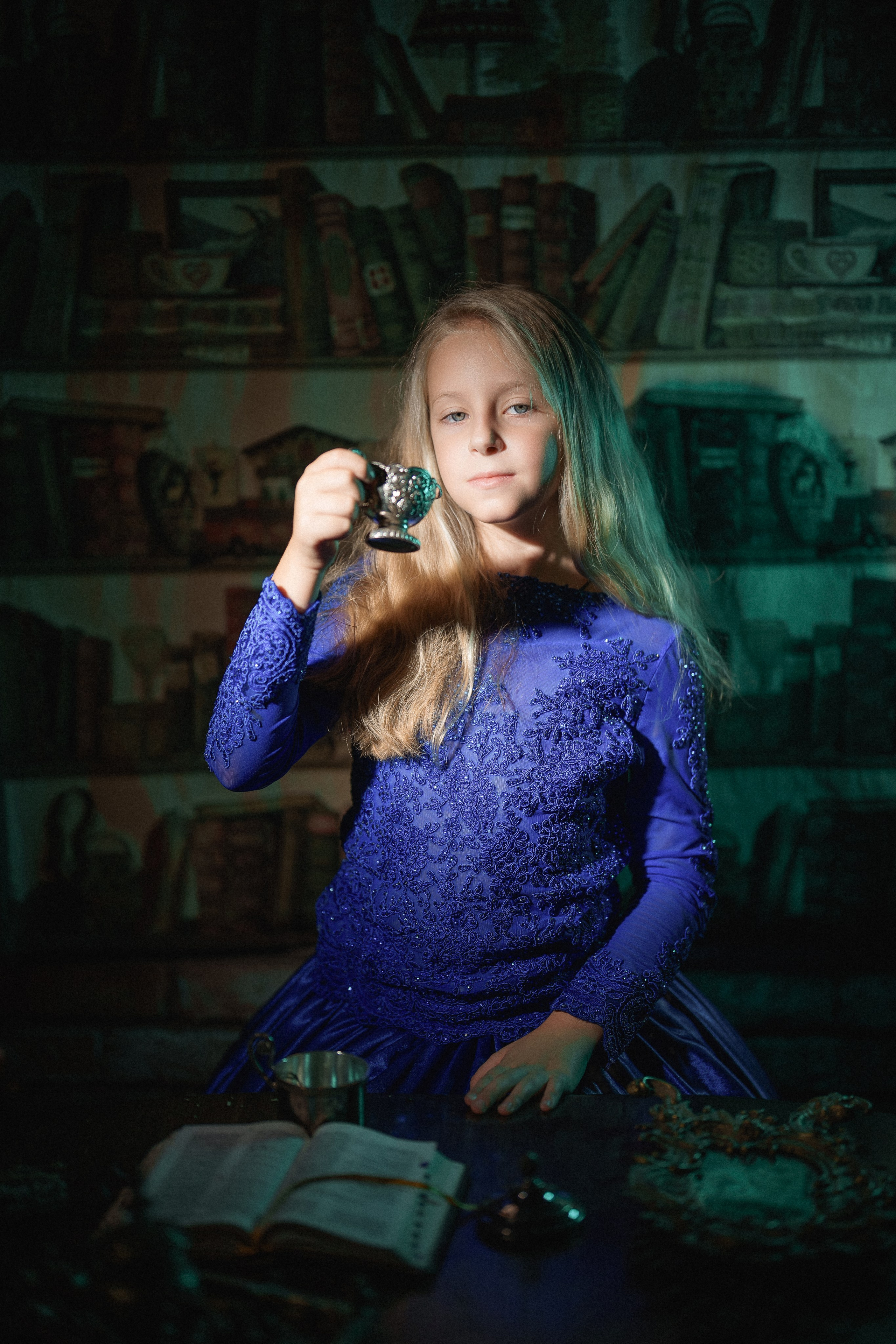 Примеры стилизации портретов и нестандартного света. Фотограф Олег Сотник