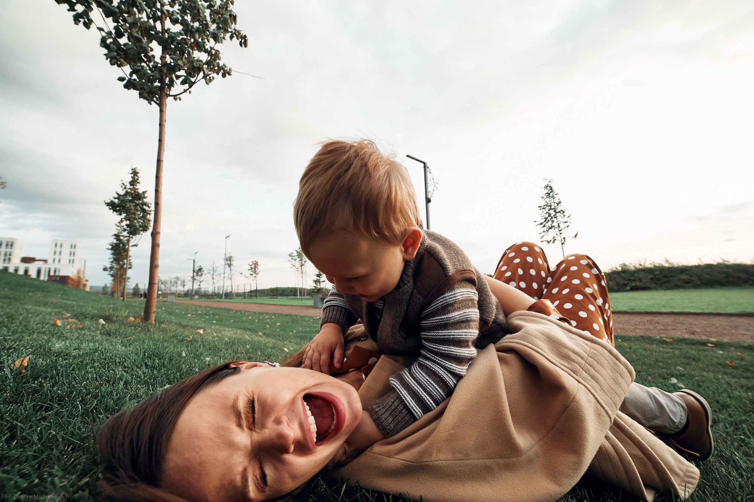 Активная семейная фотосессия на улице. Дмитрий Мазуркевич: Профессиональный Репортажный Фотограф