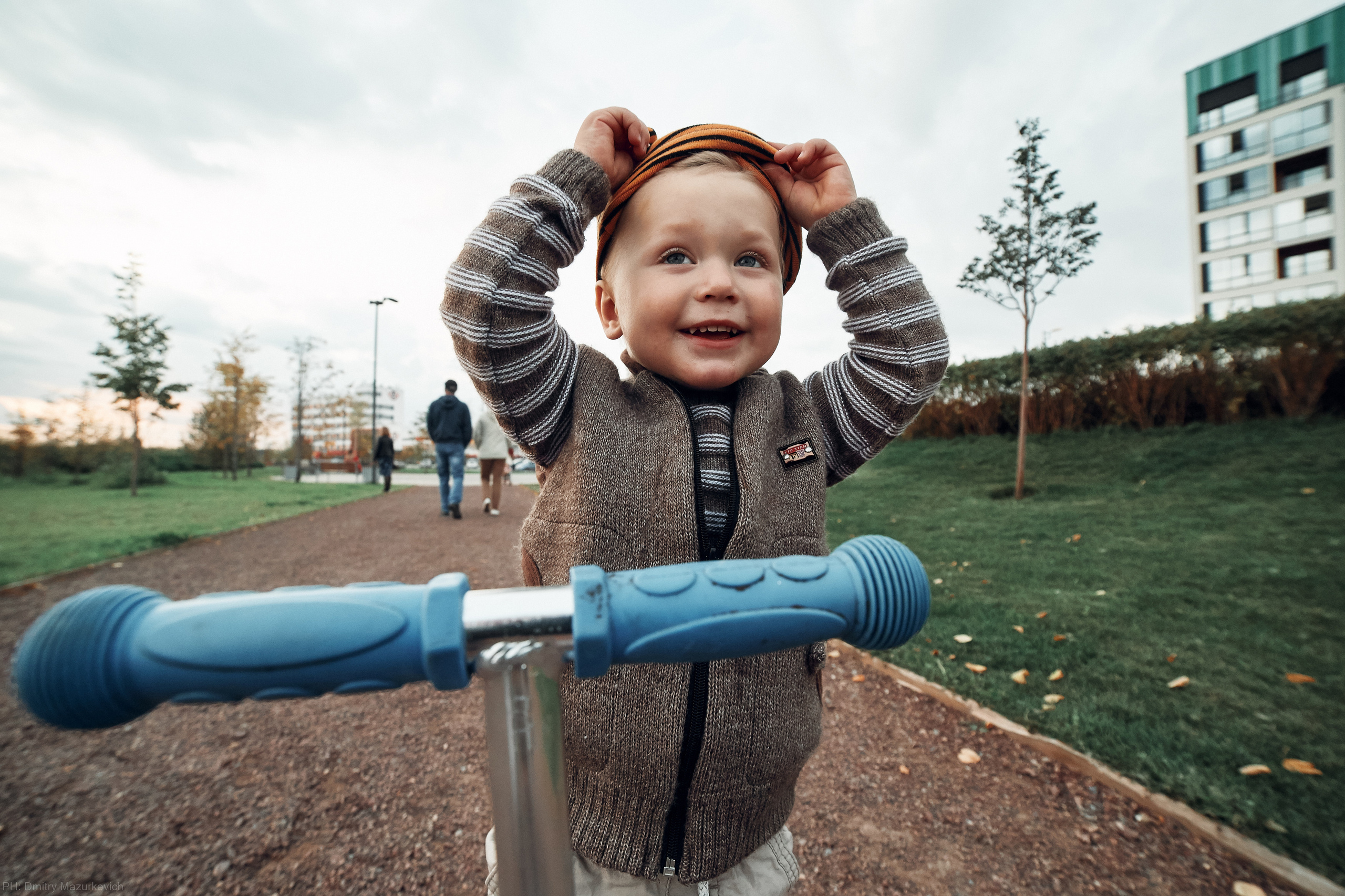 Активная семейная фотосессия на улице. Дмитрий Мазуркевич: Профессиональный Репортажный Фотограф