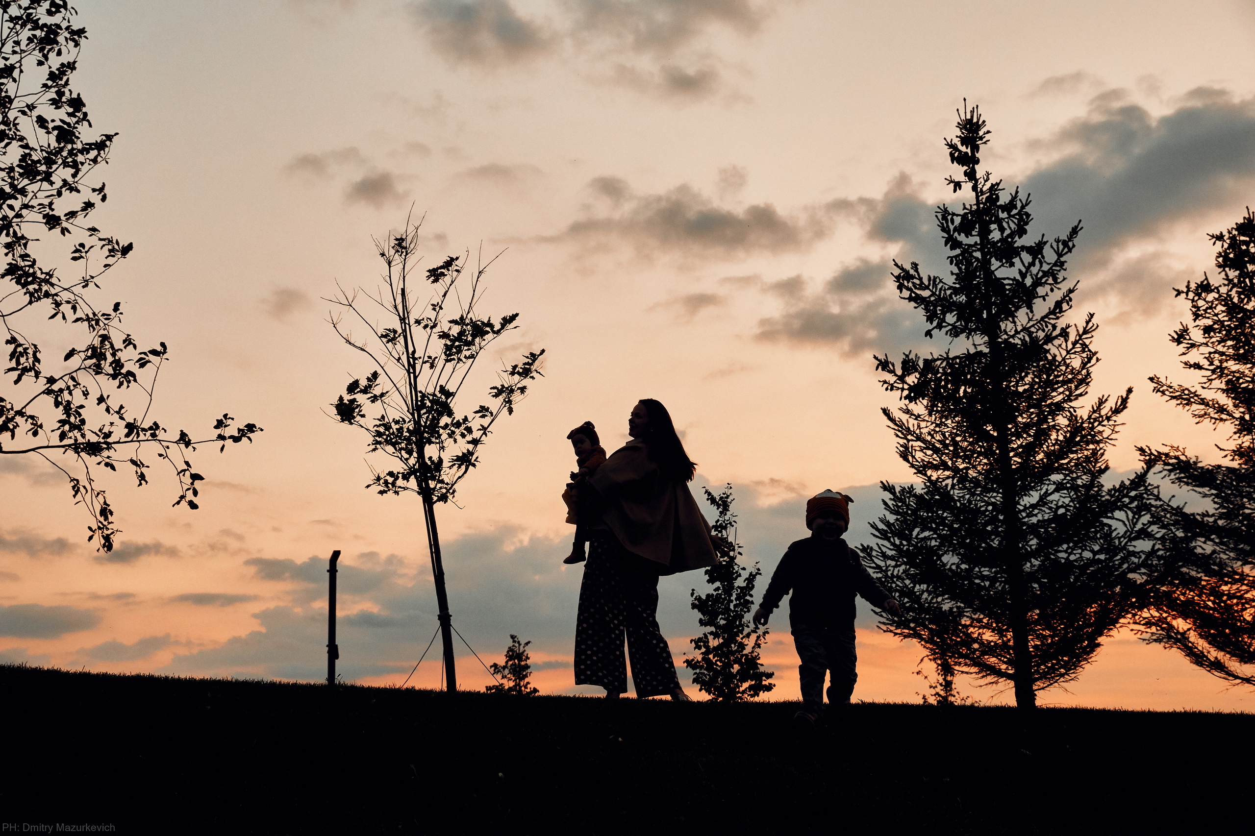 Активная семейная фотосессия на улице. Дмитрий Мазуркевич: Профессиональный Репортажный Фотограф