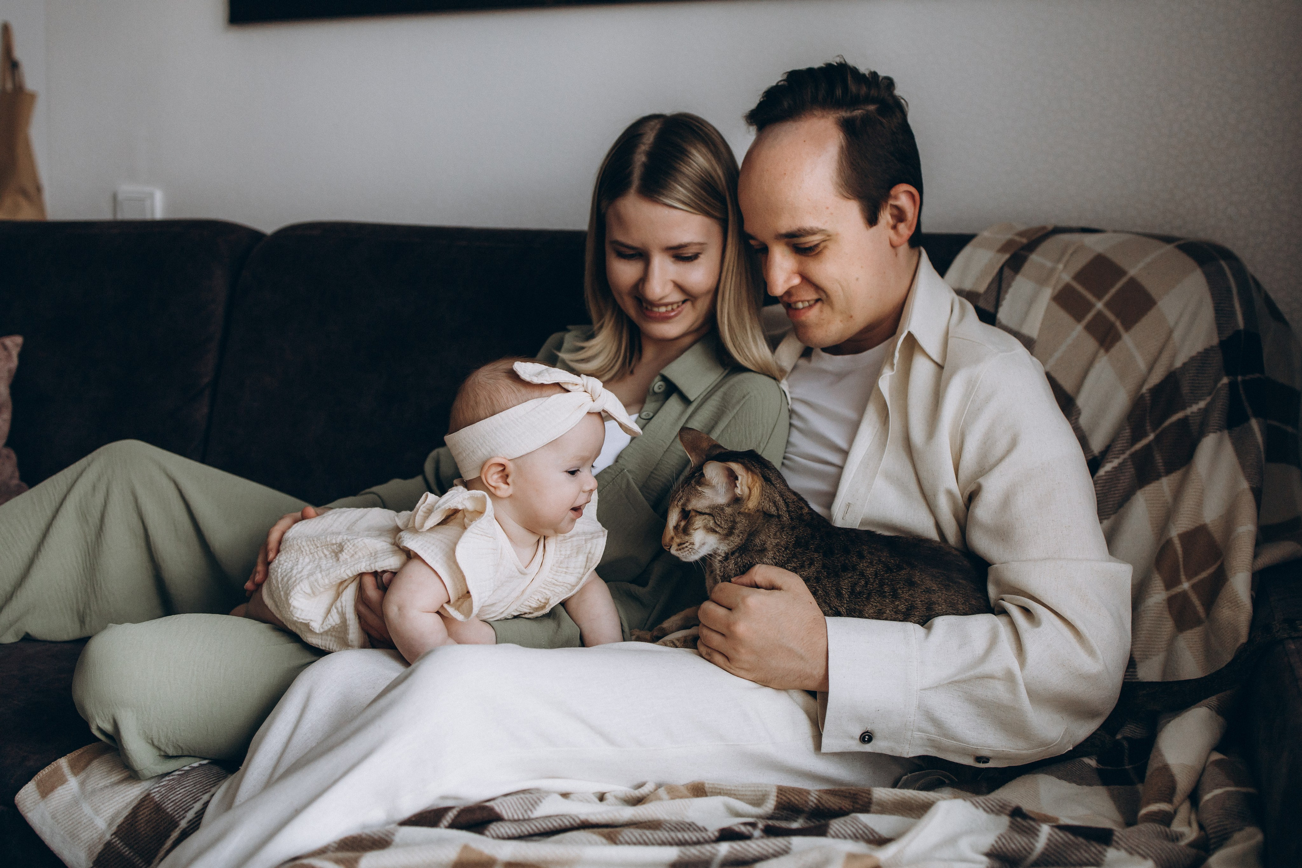 Уютная домашняя съемка с малышкой и котиком. Семейный фотограф в Москве, Щелково, Фрязино _ Виктория Степанова