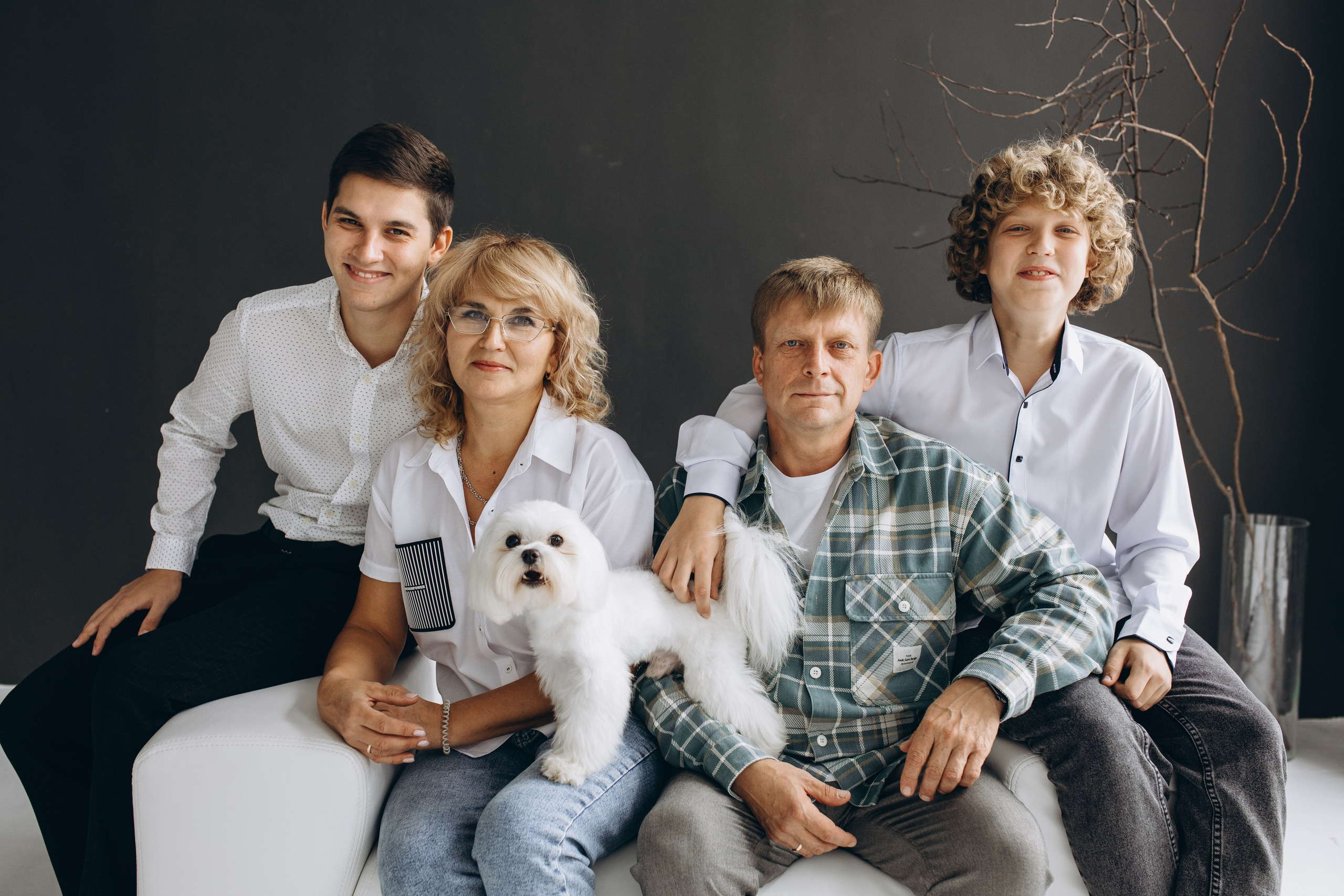 Семейная фотосессия в студии. Семейный фотограф в Самаре Елена Ефимова