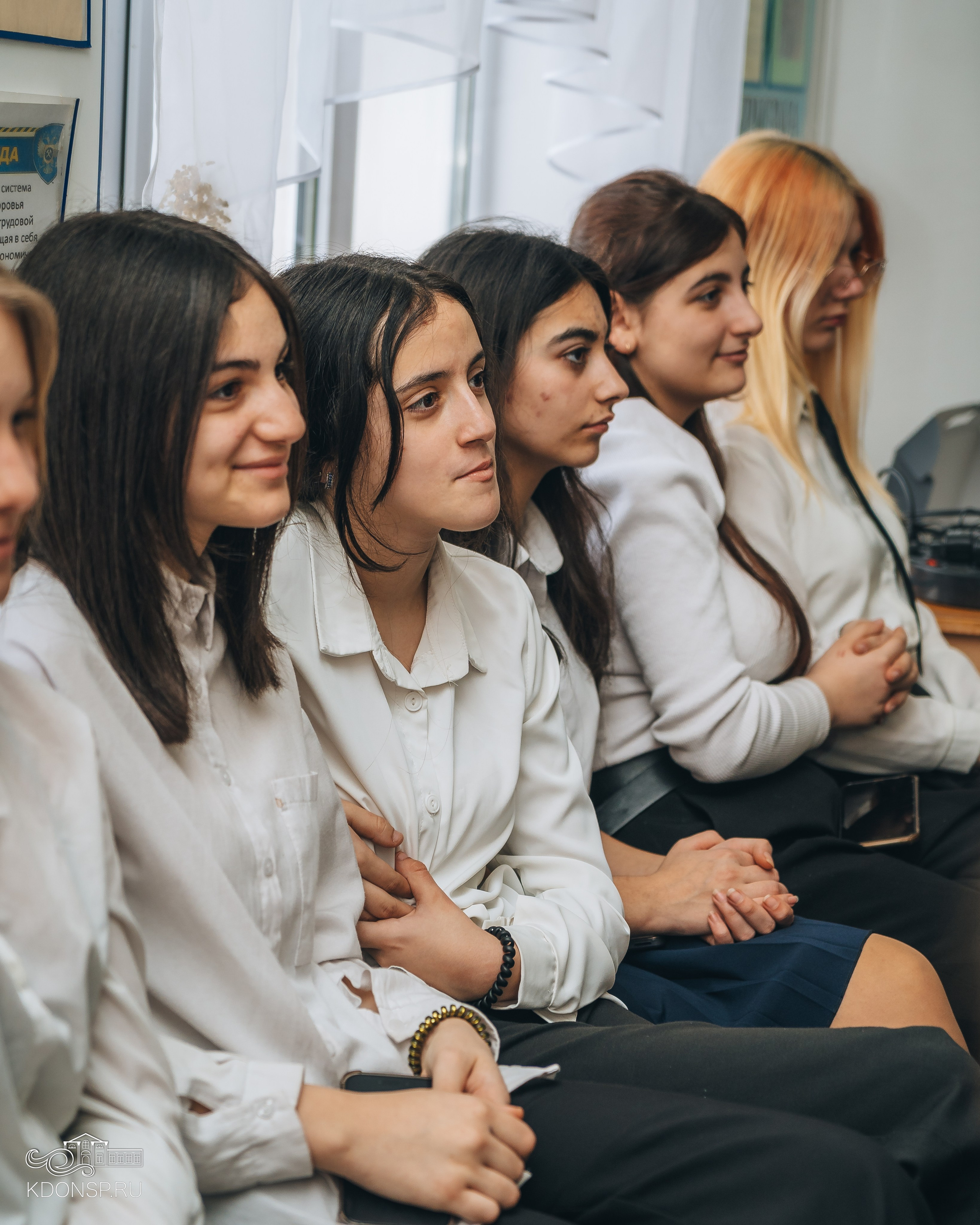 В преддверии праздника весны. Новотитаровский Дом культуры