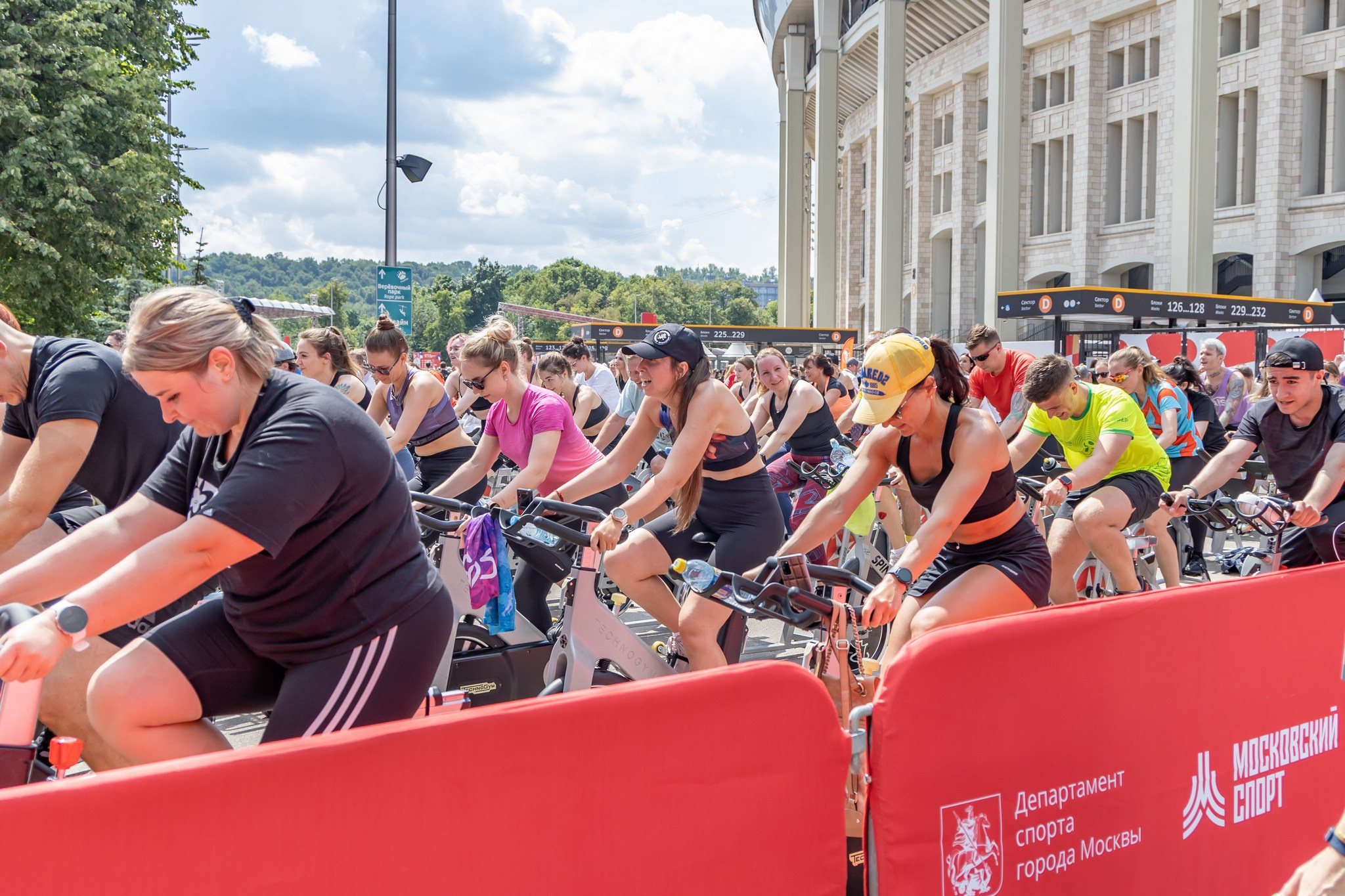 1 июля день спорта в Лужниках 2023. Репортажный, семейный и студийный фотограф в Москве Демин Алексей