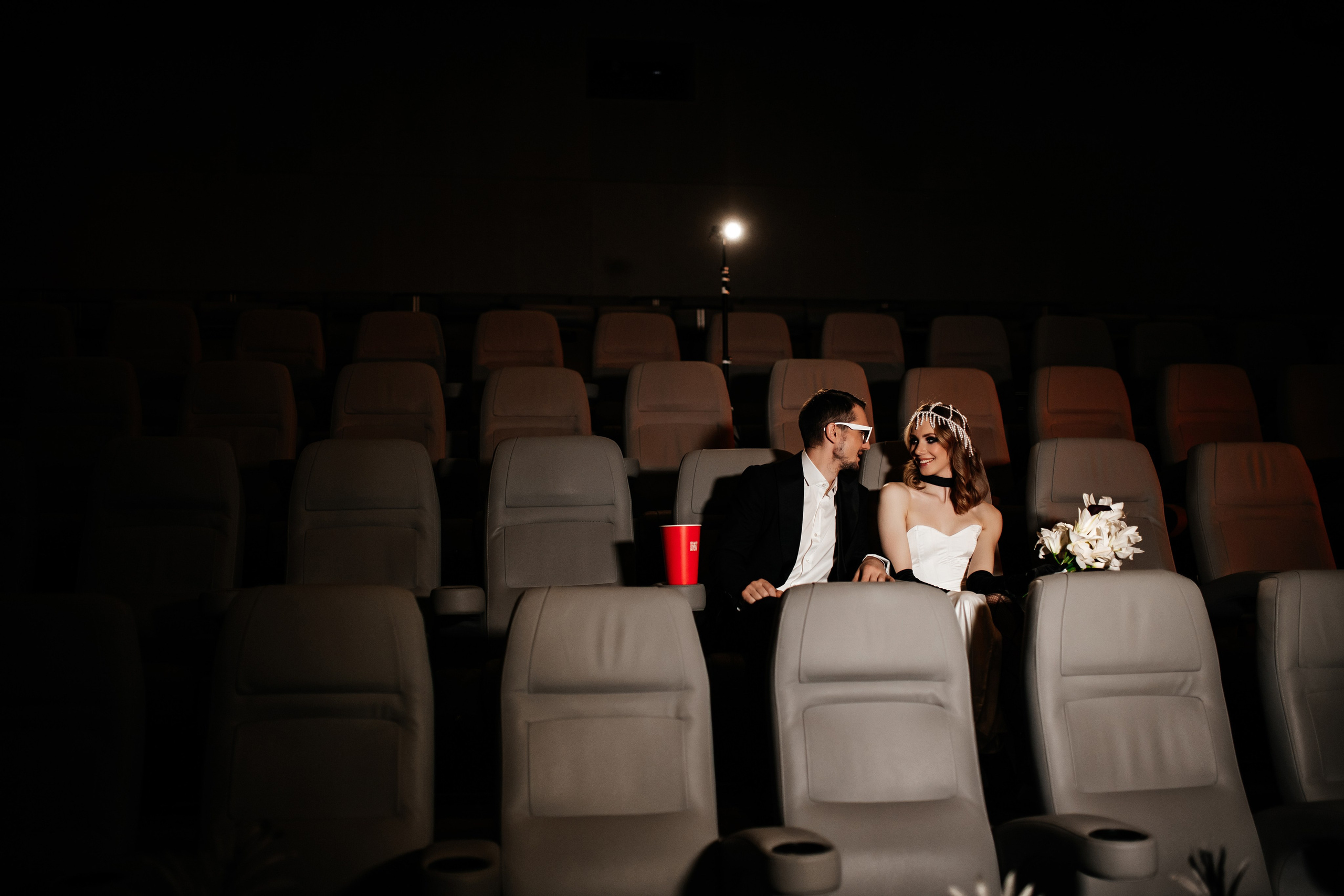 Свадьба в кинотеатре. Фотограф Санкт-Петербург Раднаева Юлия