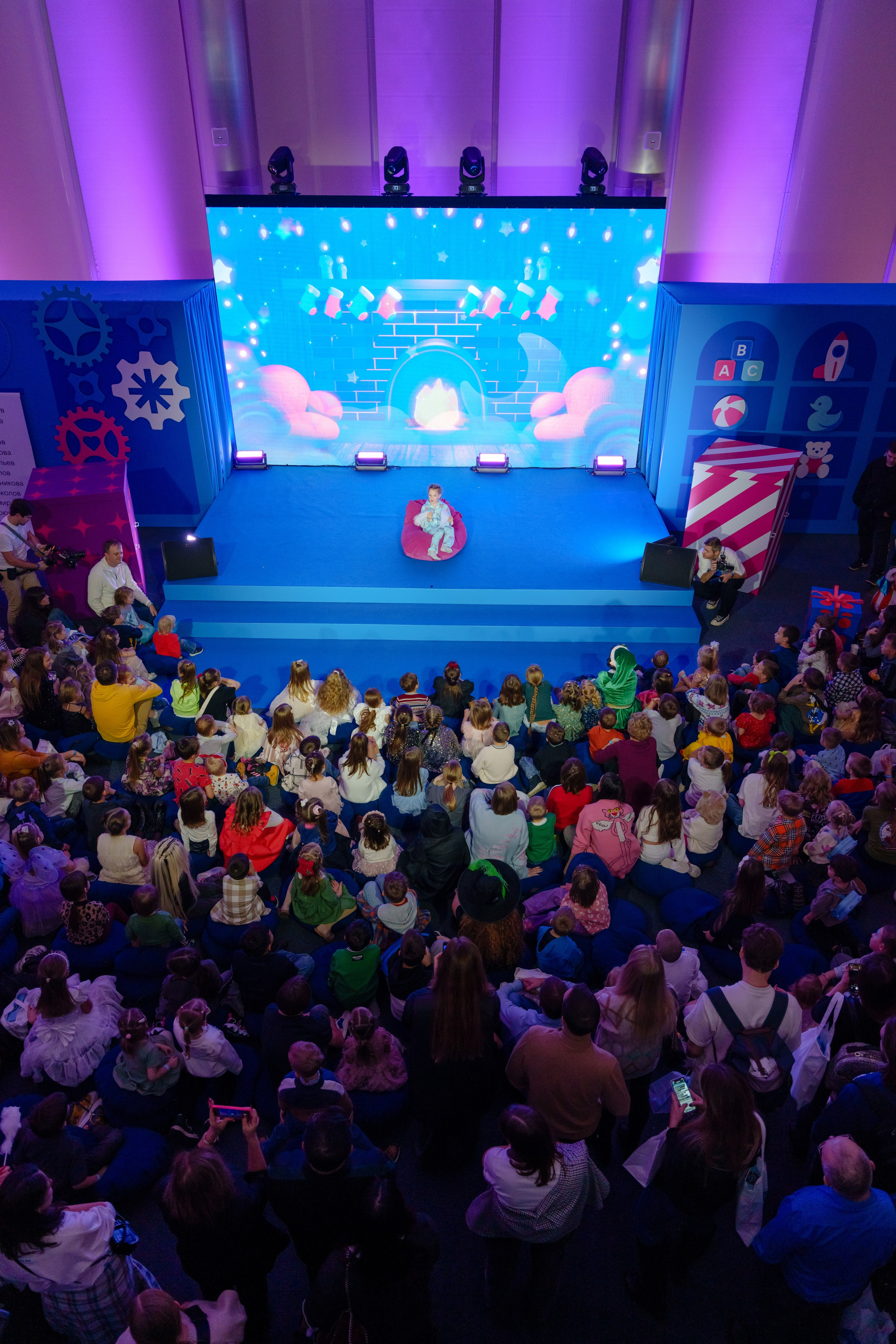 Репортажный фотограф VK Елка. Репортажный фотограф Москва Сергей Дружинин