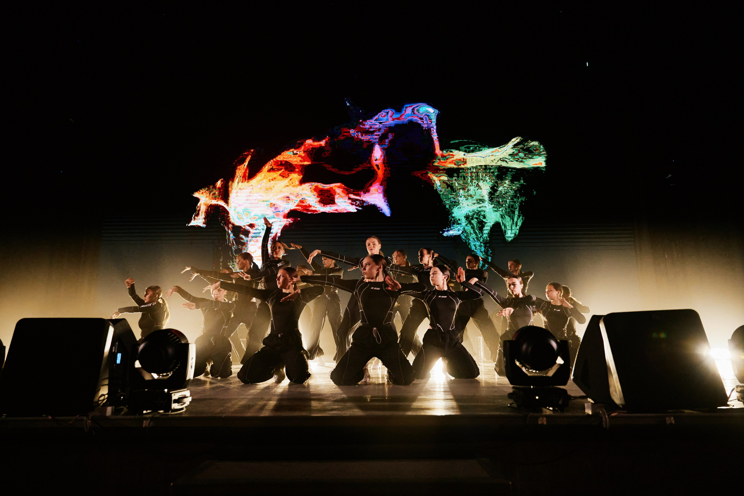 VIVA GLAM Отчетный концерт. Фотограф и видеограф в Кургане Леонид Корнильев