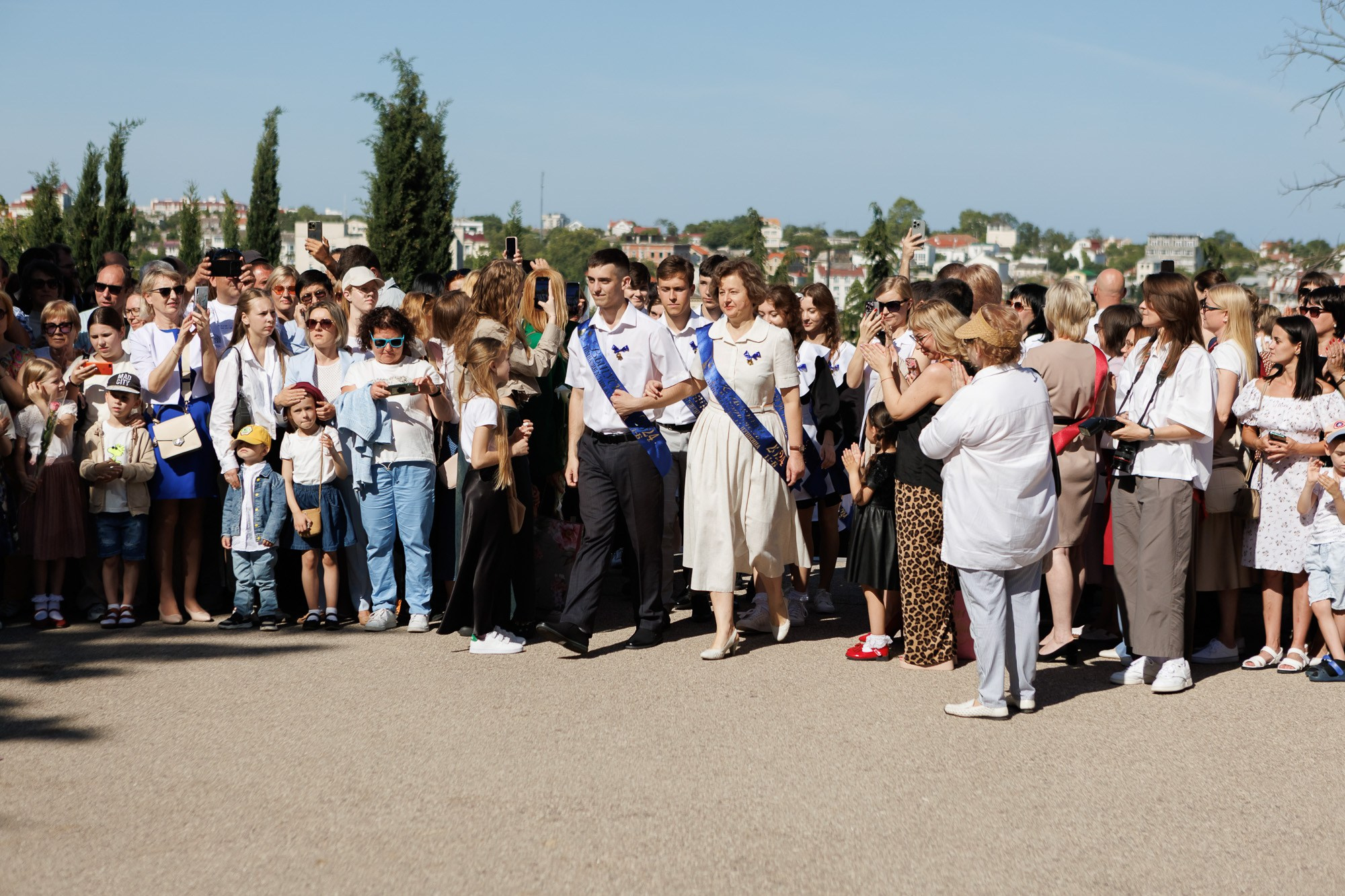 Последний звонок в Гимназии № 1, г. Севастополь. Свадебный фотограф, фотосъемка в Крыму, Севастополе, Симферополе, Ялте
