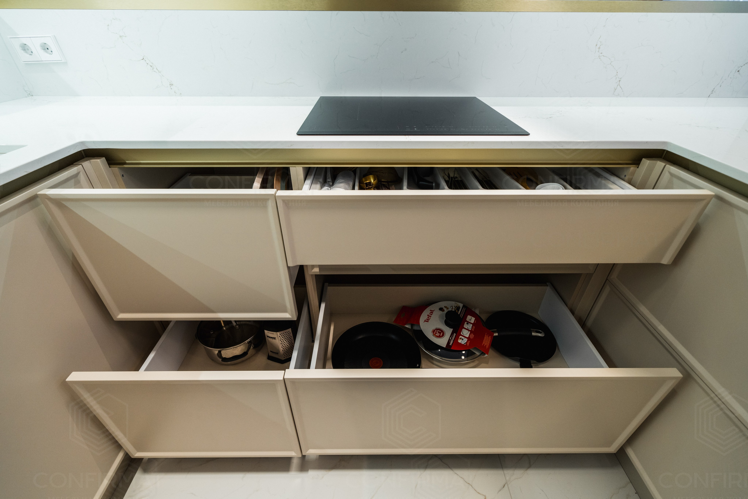 Кухне в цвете «крем Сабайон». Мебель на заказ