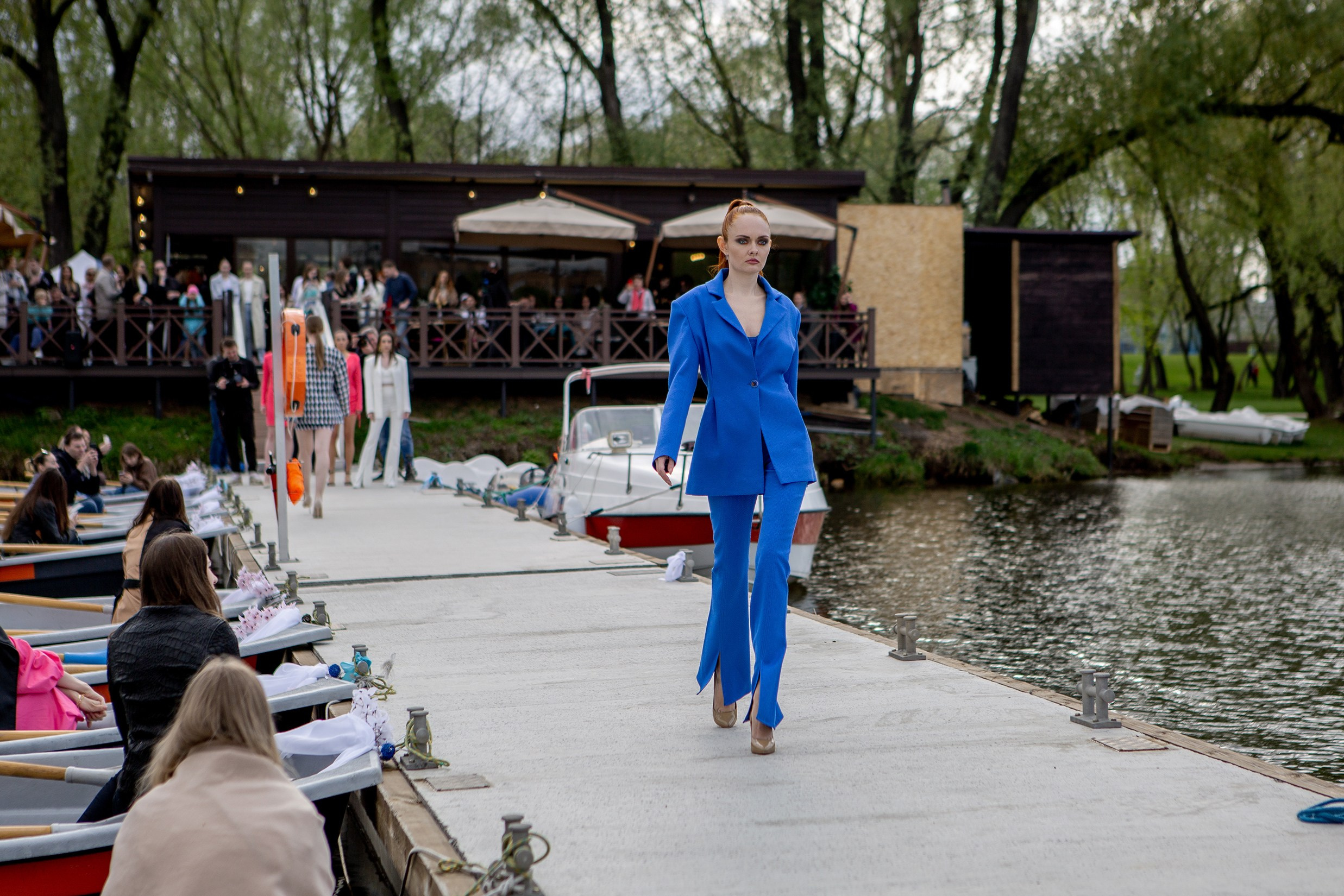 Показ на воде. Свадебный и портретный фотограф Москва