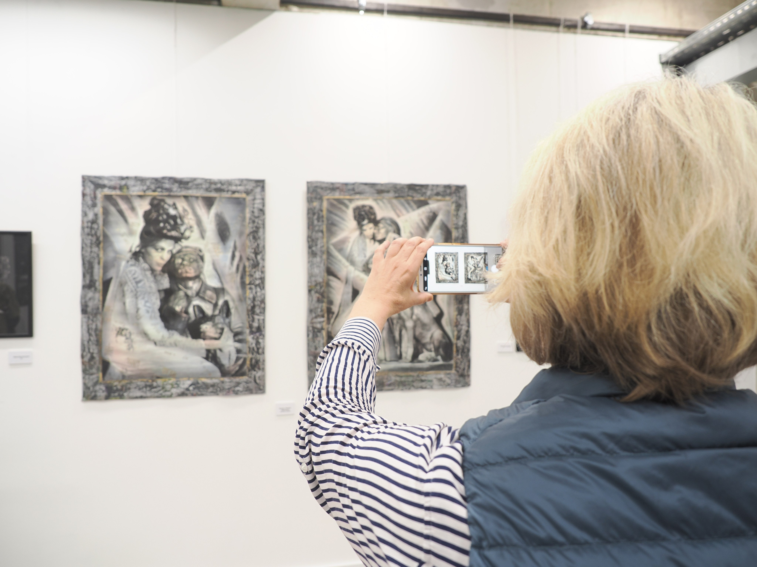 Фото ТОП Яблоко Галерея  современного искусства 13.20 