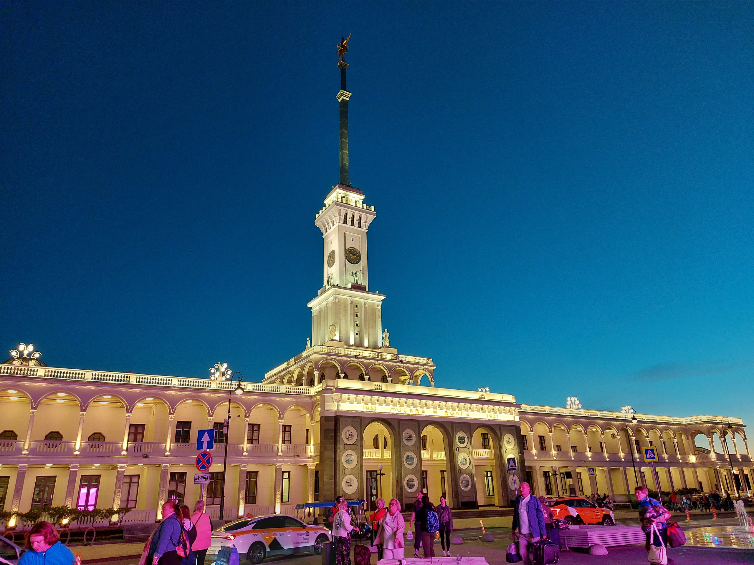 Татьяна Барлас  - аттестованный экскурсовод по Москве. П&П — Полезное с Приятным. Фотоэкскурсии — Москва на память. Экскурсовод и фотограф в Москве. Увези столицу в своём альбоме!