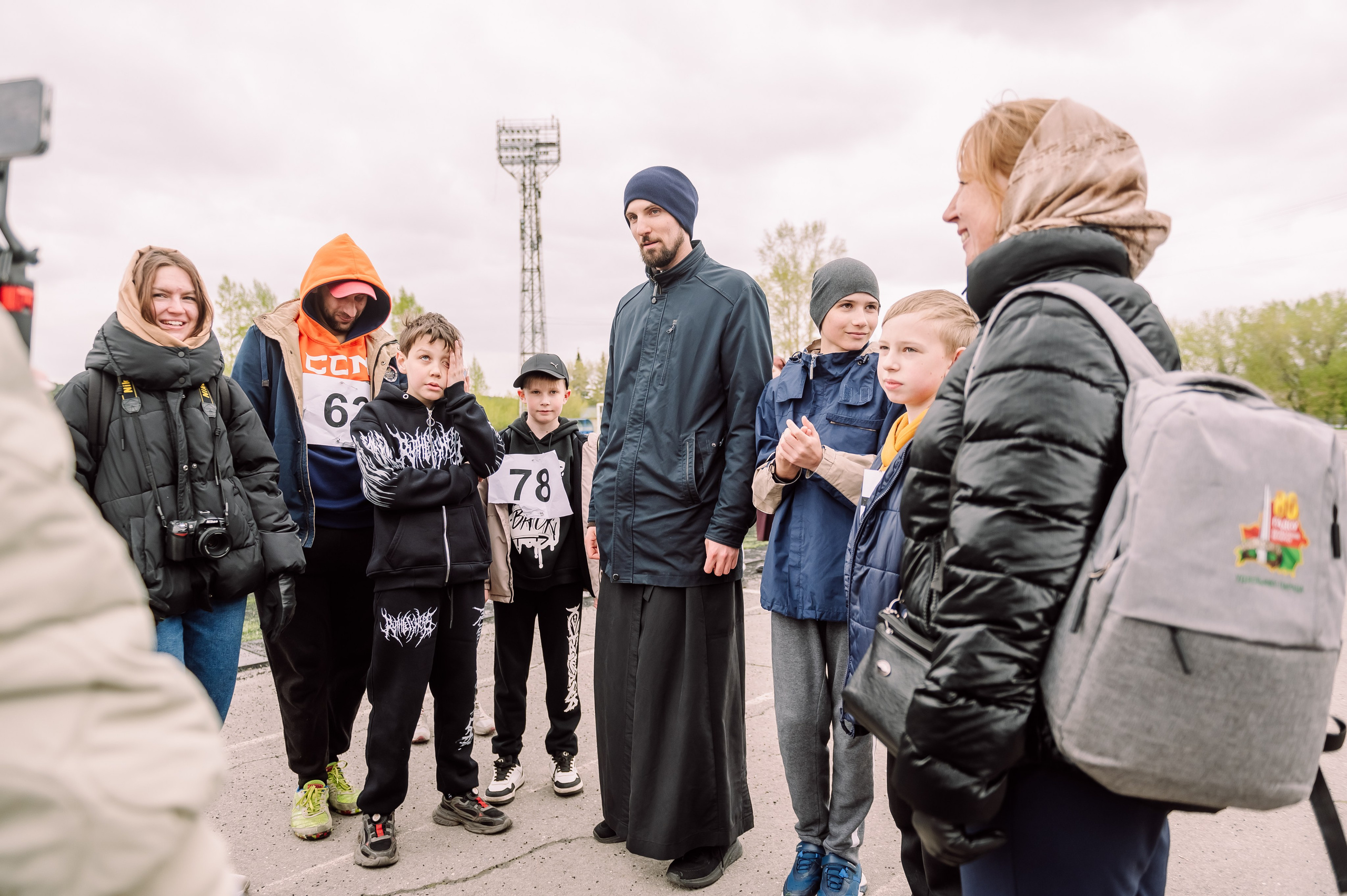 Пасхальный забег «Вера и Спорт» на стадионе Шахтёр. Детский фотограф, семейный фотограф и репортажи в Кемерово