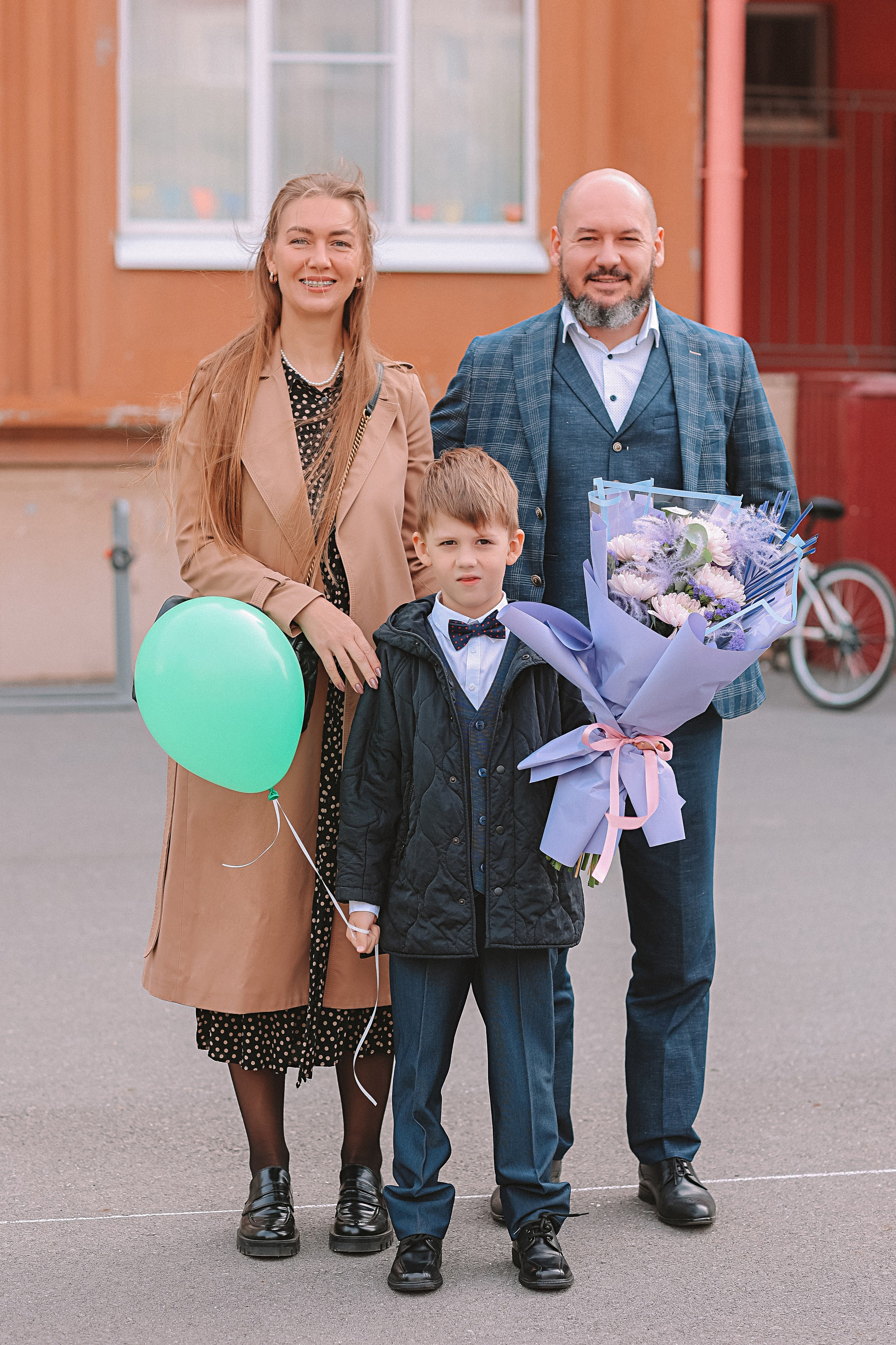 1 сентября линейка+кл час+портреты. Семейный фотограф Тюмень, фотограф на роды Салмина Мария