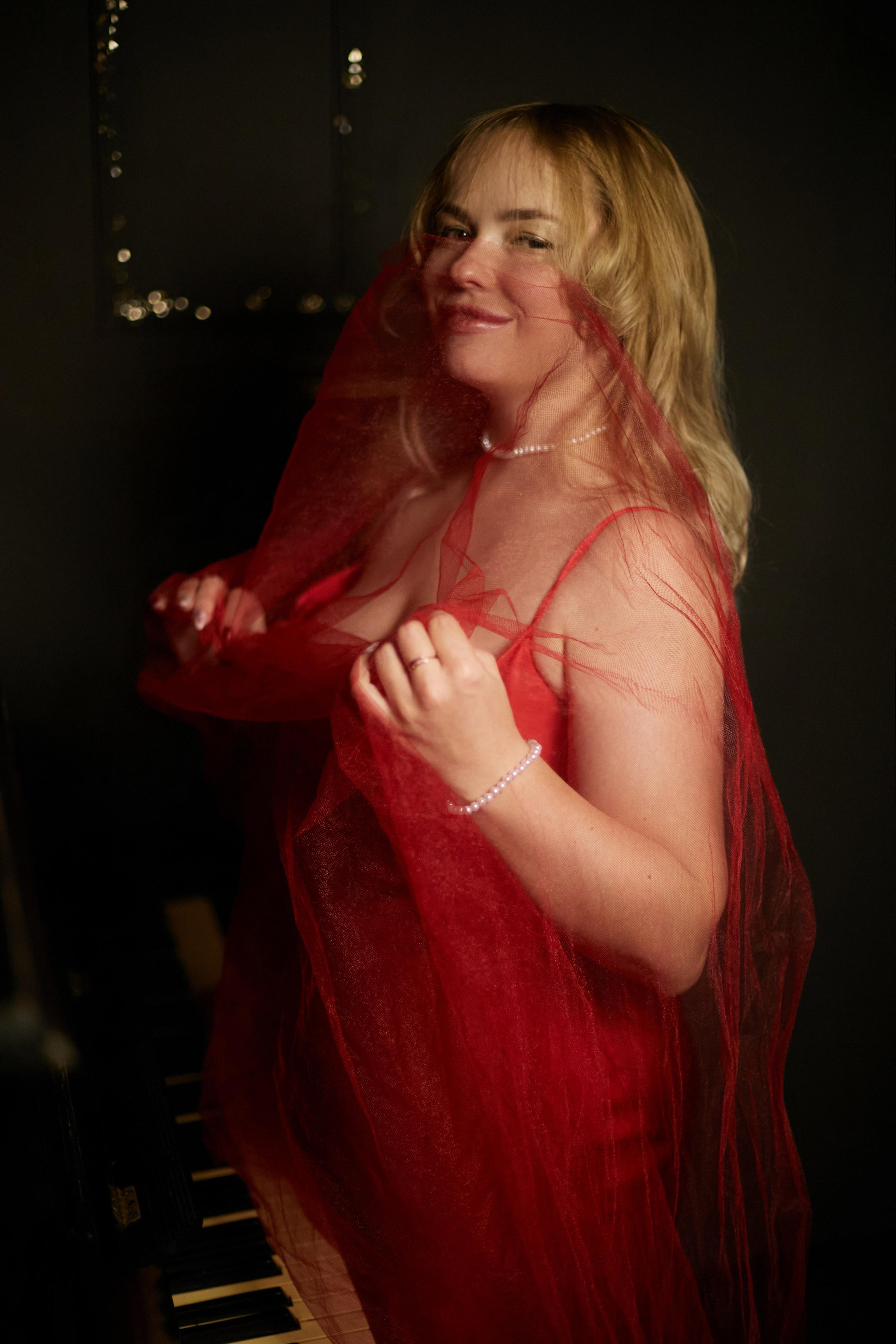 «Красное платье, темный шоколад». Свадебный и креативный фотограф в ЮФО и МСК