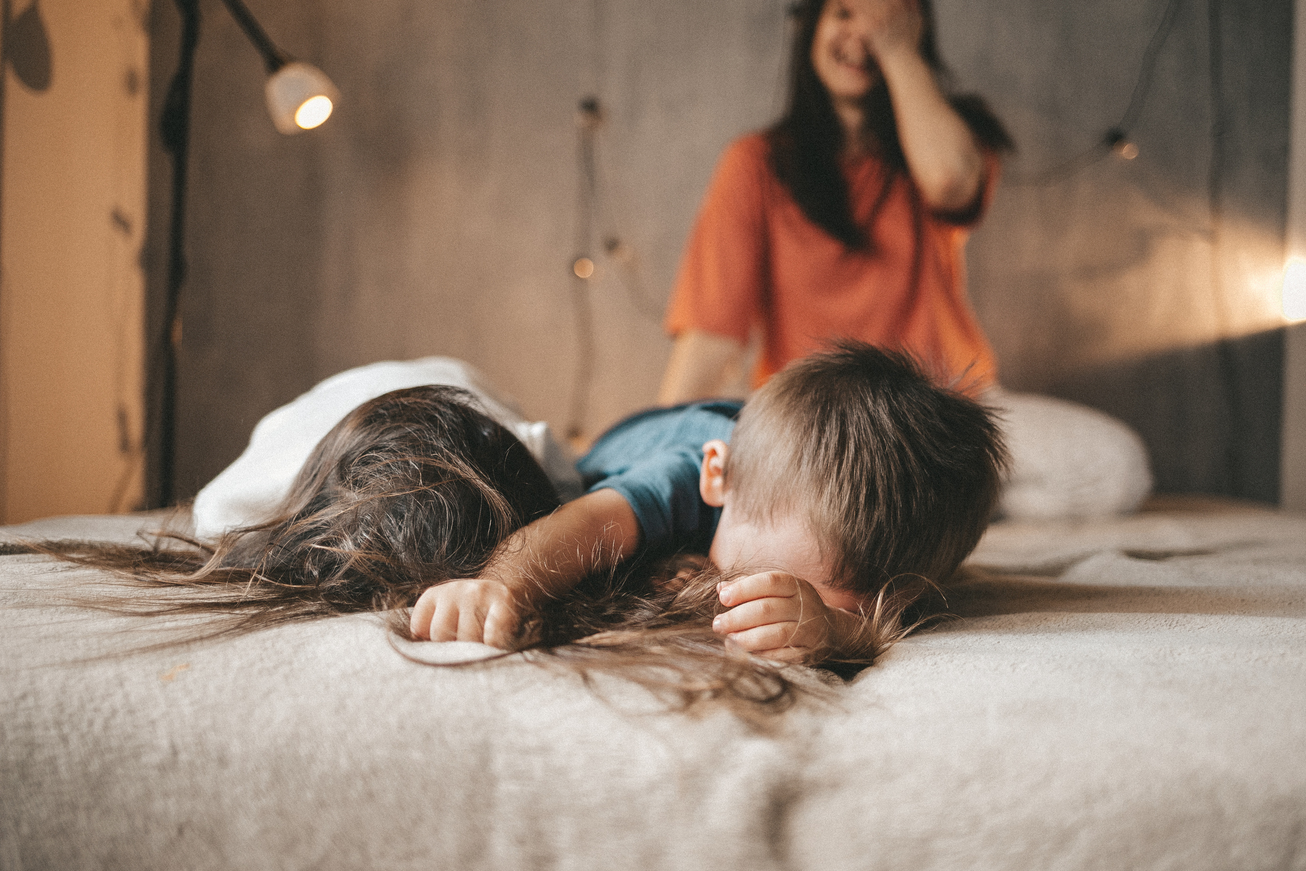 Дома с мамой