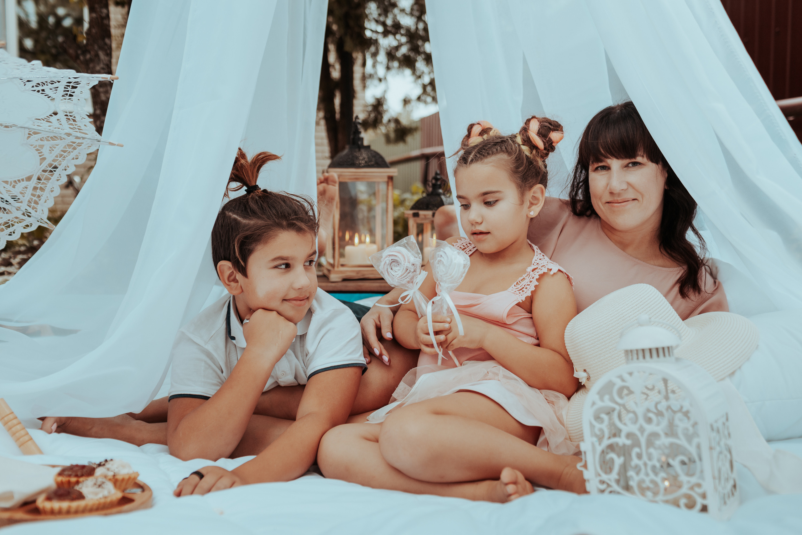 Семейная фотосессия с детьми в частном доме | Вероника, Всеволожск. Женский, семейный и контент фотограф Ирина Ульянова в Санкт-Петербурге