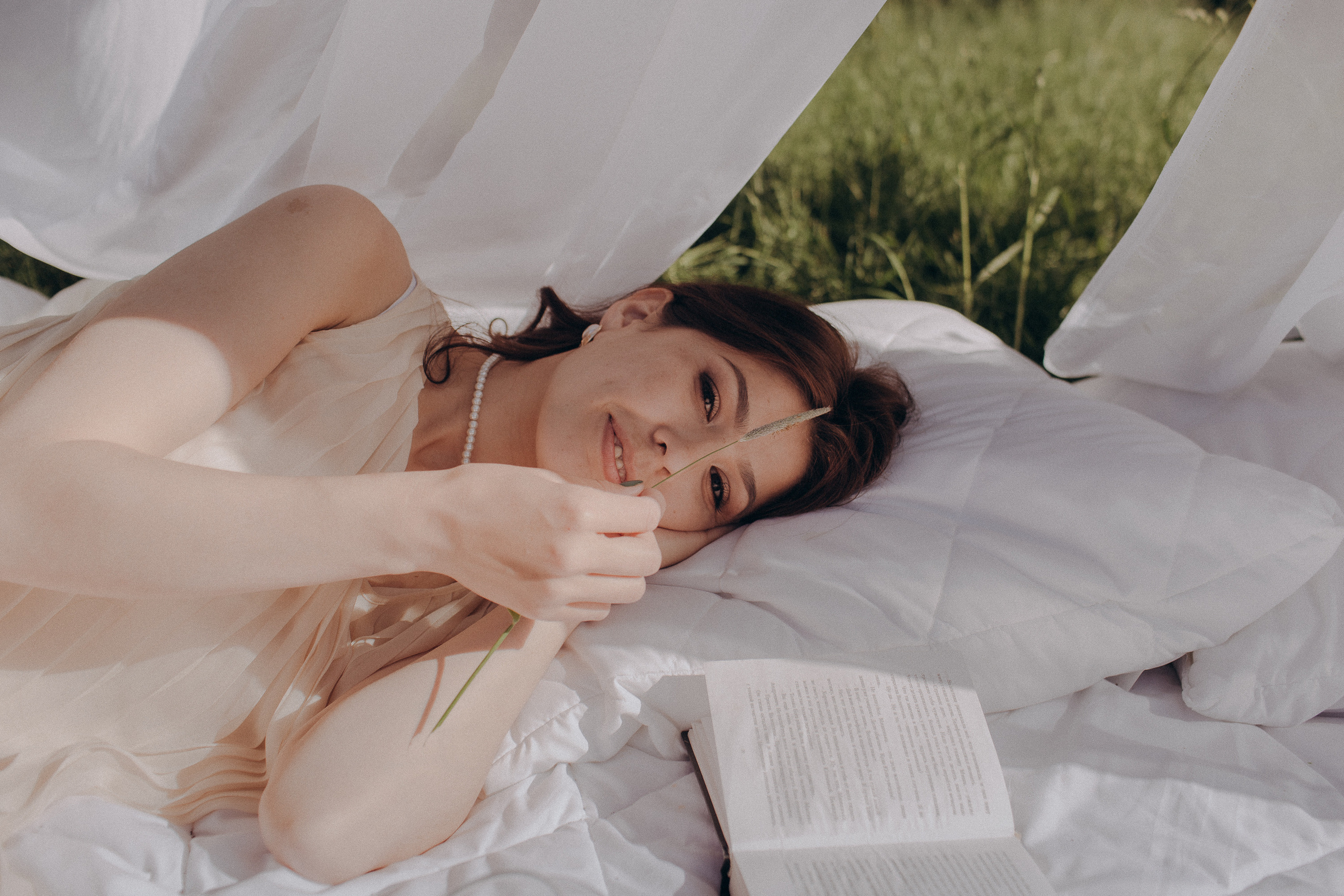 Семейная фотосессия на природе с детьми Санкт-Петербург. Женский, семейный и контент фотограф Ирина Ульянова в Санкт-Петербурге