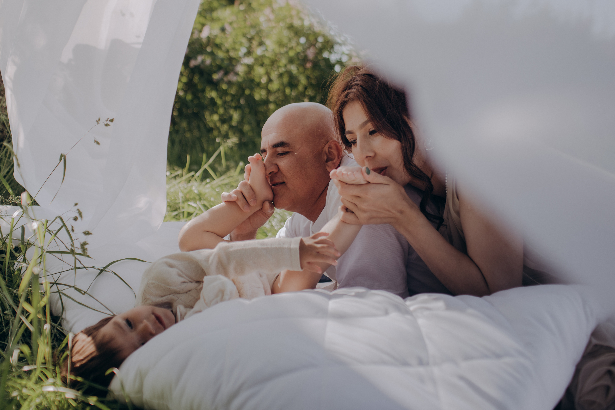 Семейная фотосессия на природе с детьми Санкт-Петербург. Женский, семейный и контент фотограф Ирина Ульянова в Санкт-Петербурге