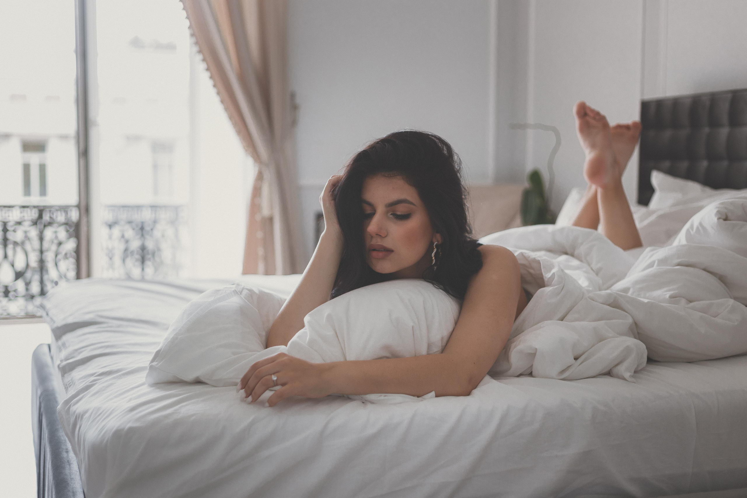 Чувственный женский портрет в нижнем белье в Санкт-Петербурге. Женский, семейный и контент фотограф Ирина Ульянова в Санкт-Петербурге