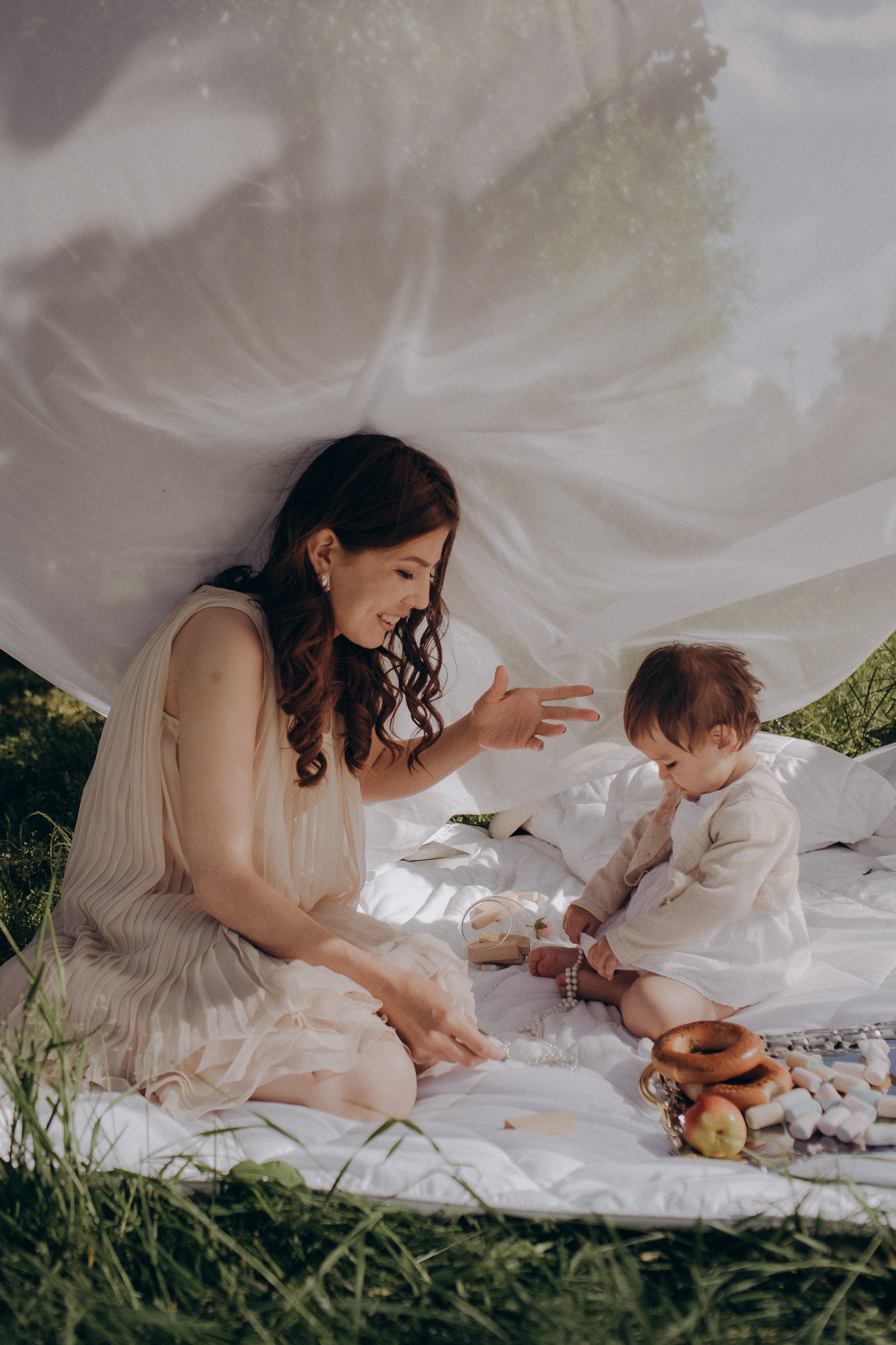 Семейная фотосессия на природе с детьми Санкт-Петербург. Женский, семейный и контент фотограф Ирина Ульянова в Санкт-Петербурге