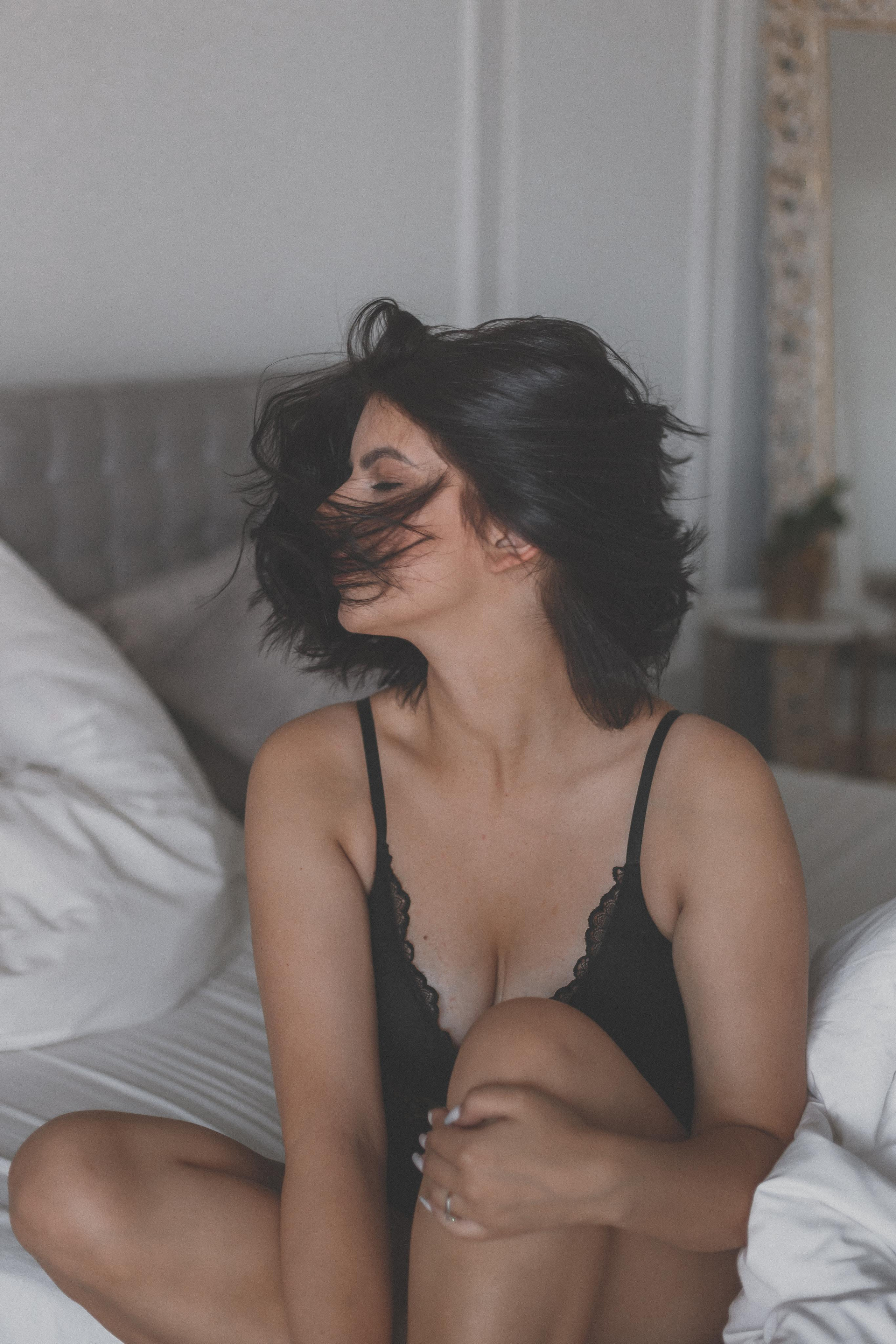 Чувственный женский портрет в нижнем белье в Санкт-Петербурге. Женский, семейный и контент фотограф Ирина Ульянова в Санкт-Петербурге