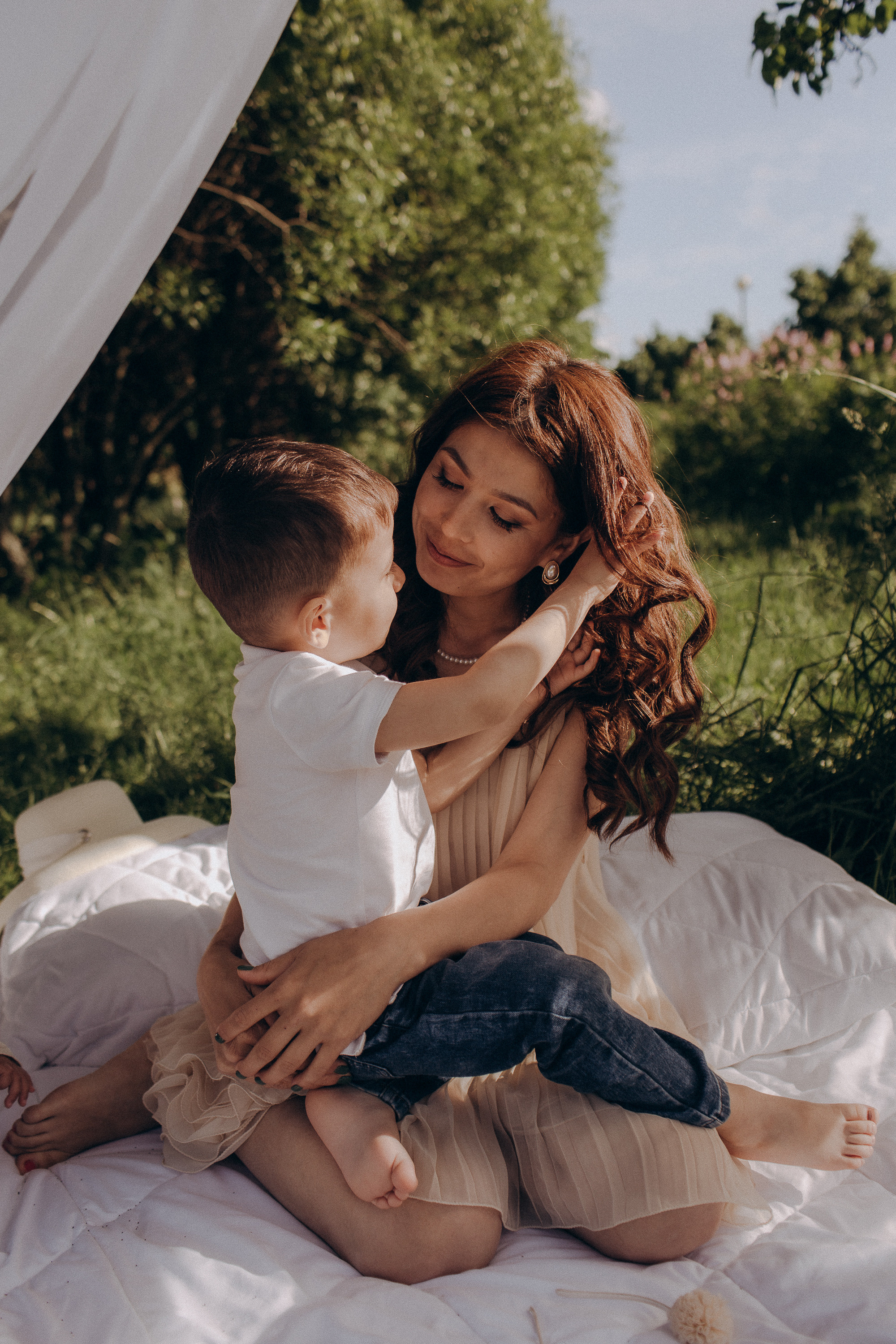Семейная фотосессия на природе с детьми Санкт-Петербург. Женский, семейный и контент фотограф Ирина Ульянова в Санкт-Петербурге