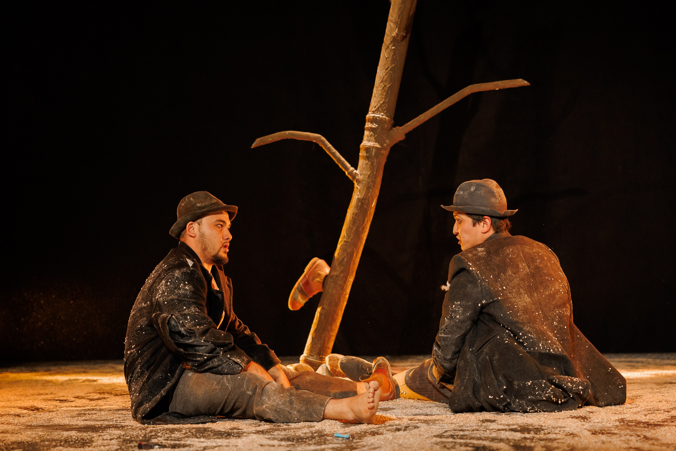 Спектакль «В ожидании Годо» от театра Д. Лица в СПб. Фотограф в Санкт-Петербурге — Сергей Петров