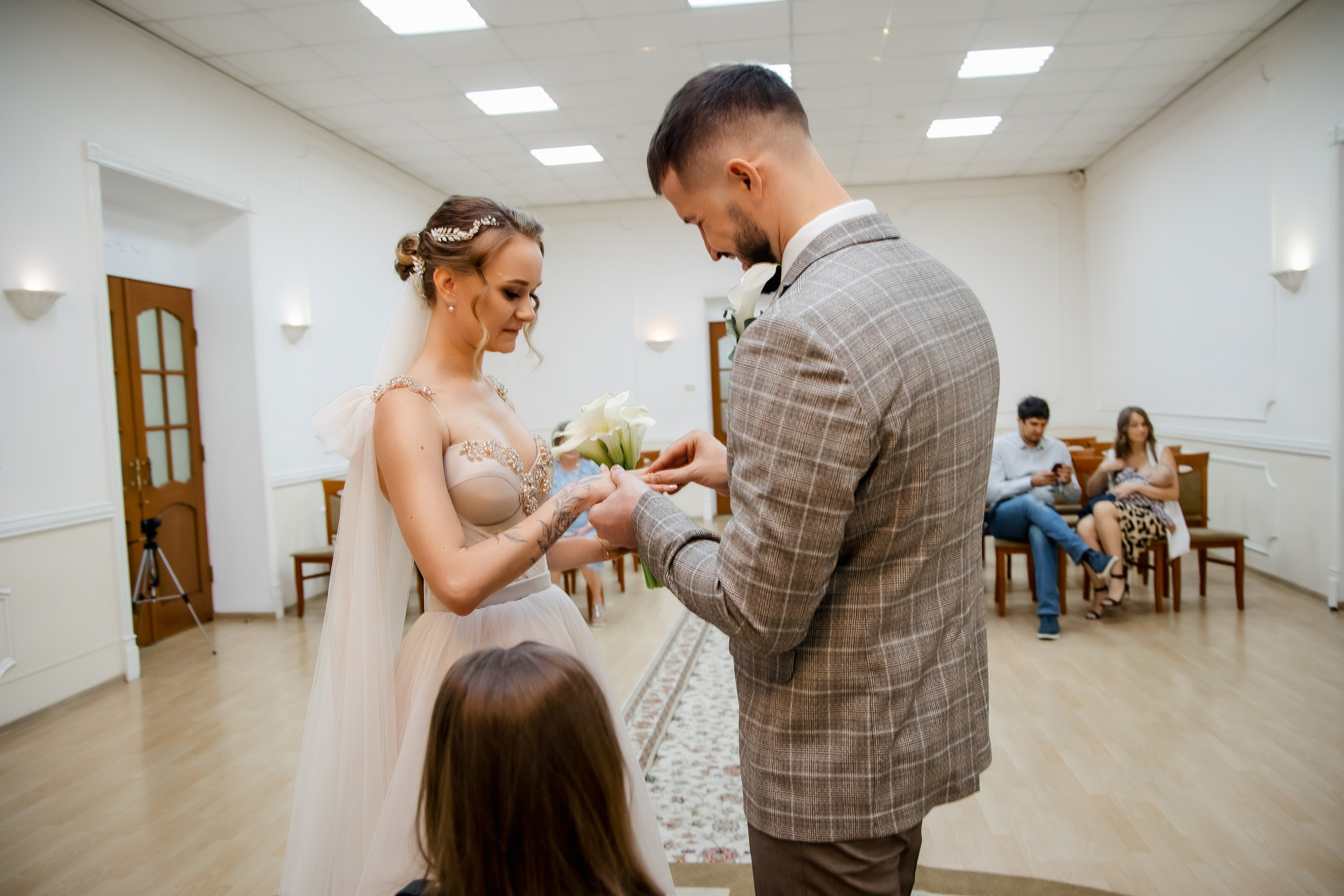 Степан и Ульяна. Утро. Загс. Прогулка. Дождь и солнце. Свадебный фотограф в Хабаровске