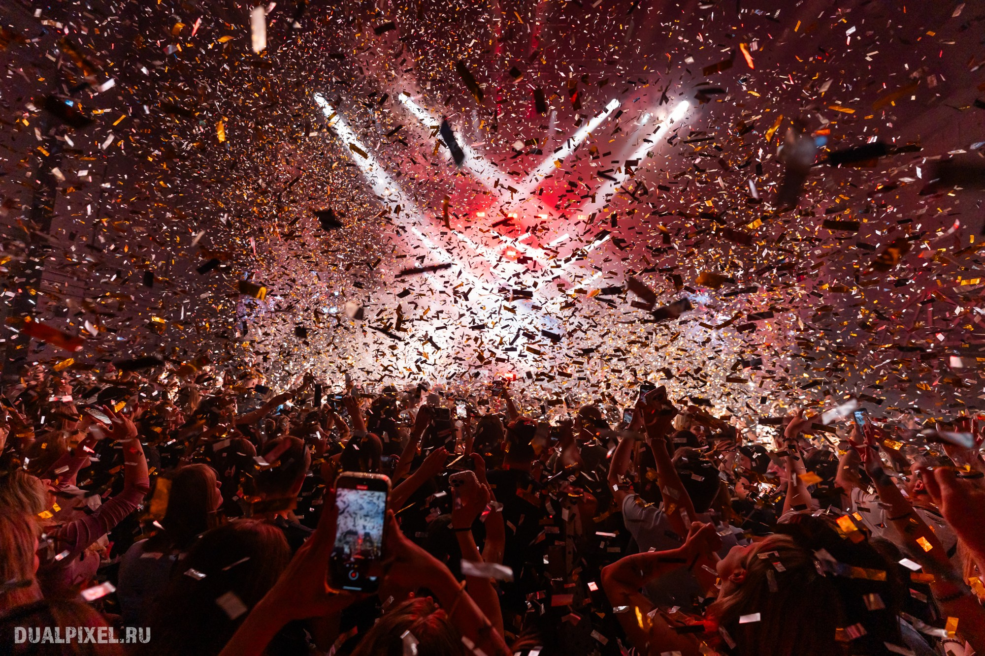 Mona. Магия музыки в кадре: Концертная Фотография