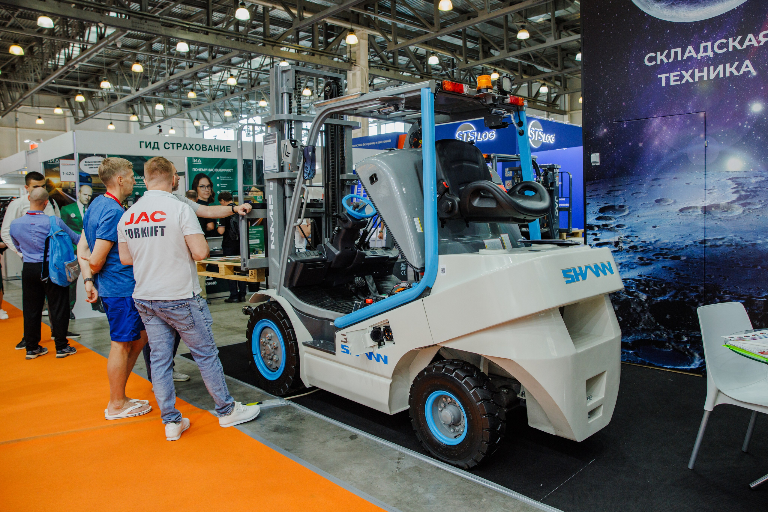 Выставка Спец. Техники. Фотограф Москва Шептаев Артём