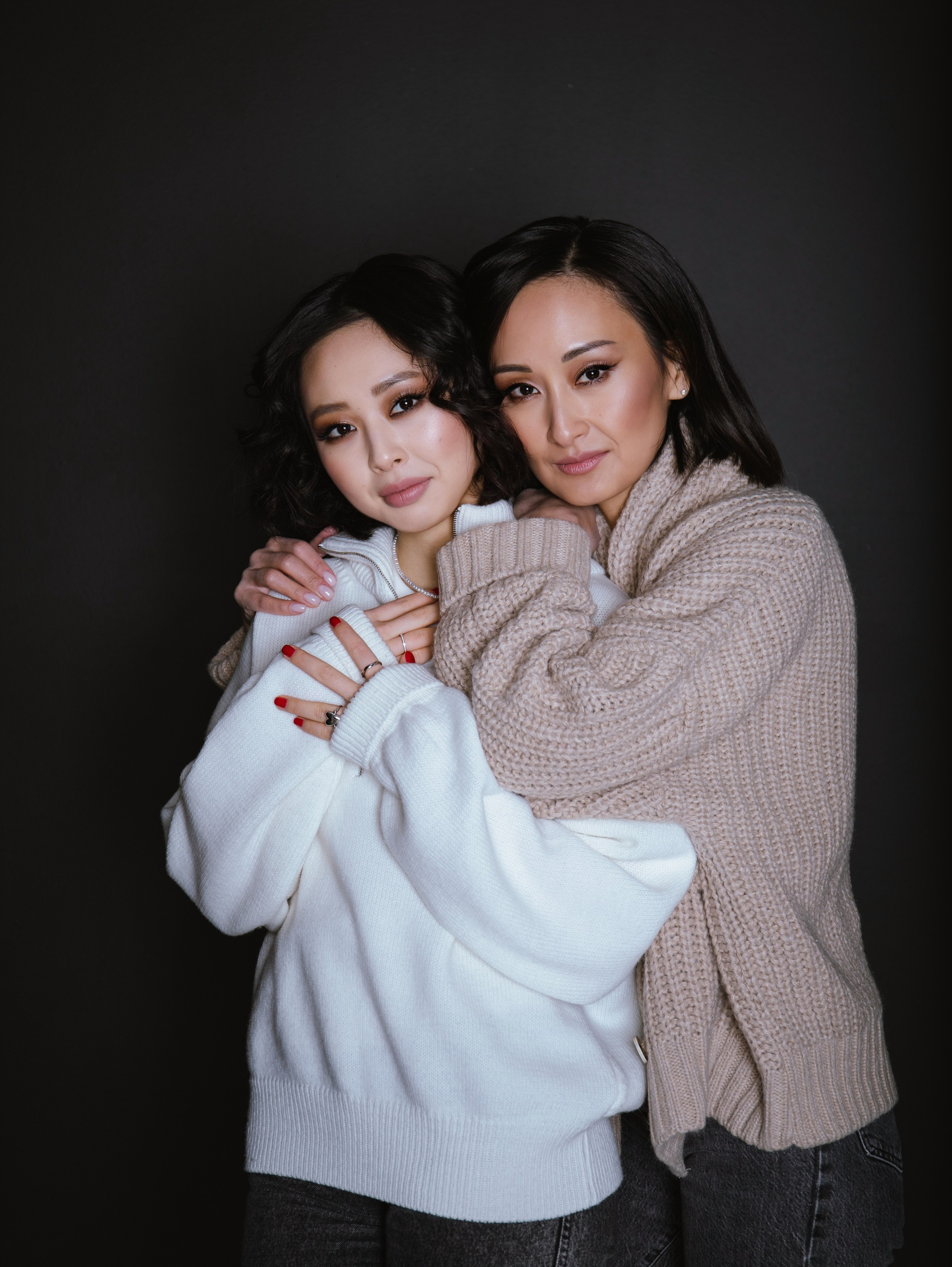 Мама и дочка, студийная съемка. Свадебный и семейный фотограф в Москве Мила Широких