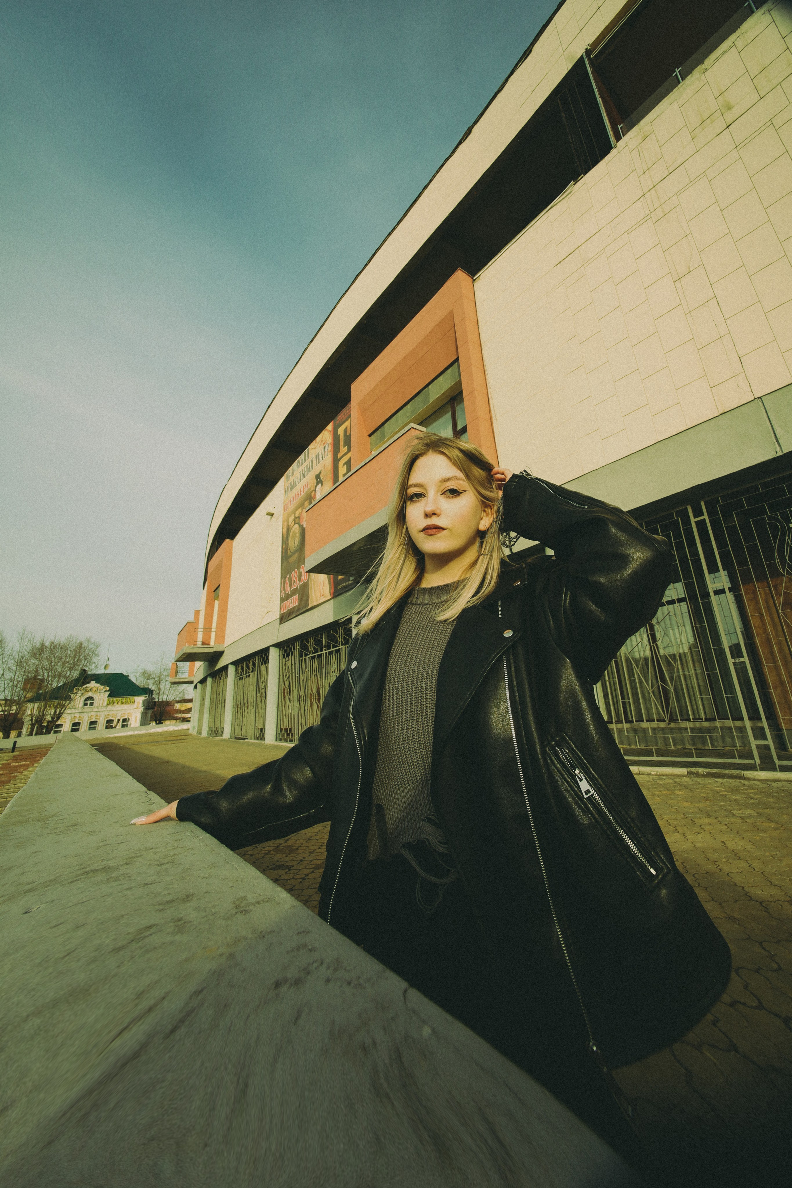 Leather jacket. Sun Betty — кинофотограф Элизабет