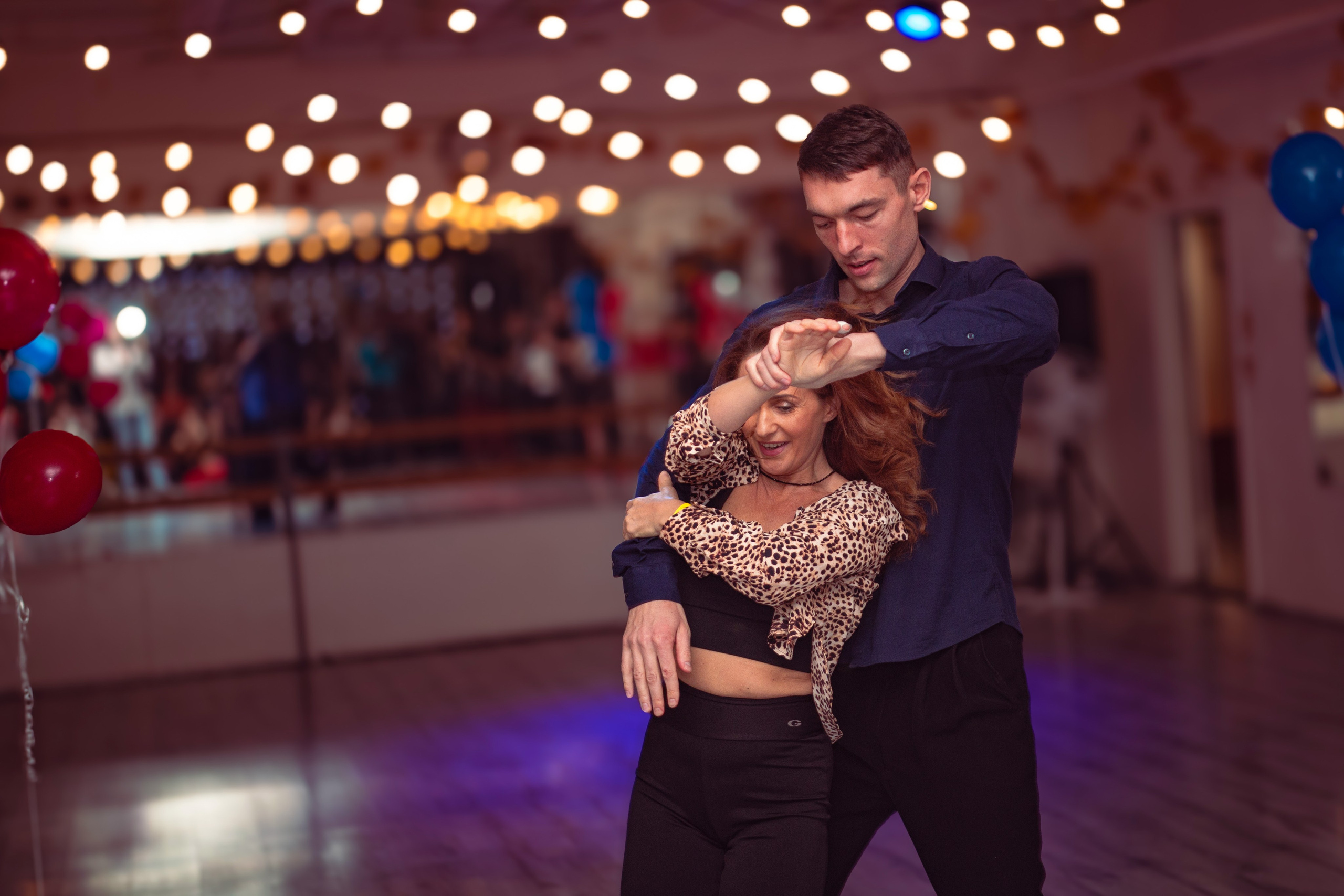 Dance cafe вечеринка
