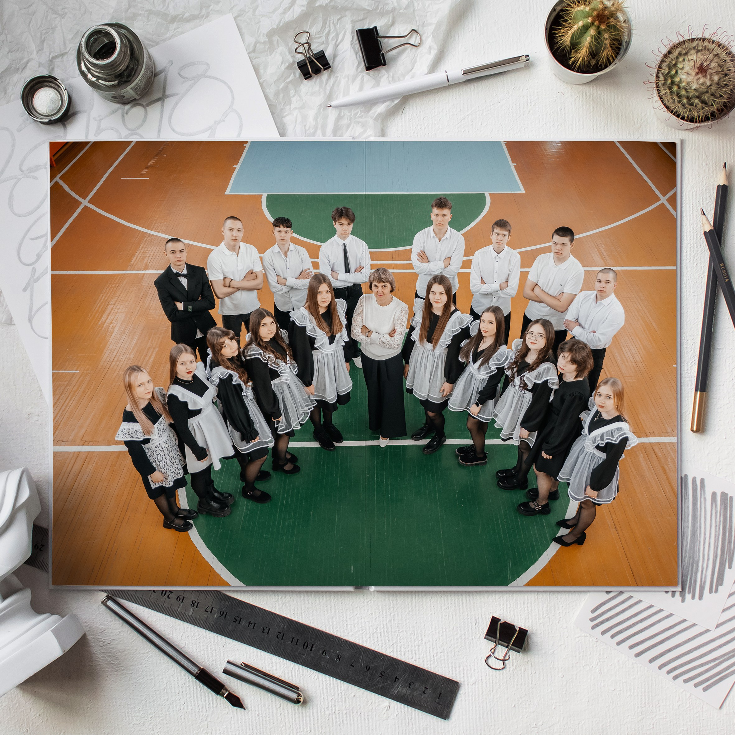 Альбомы 9-11 класс. Свадебный и школьный фотограф в Североуральске Иванов Андрей