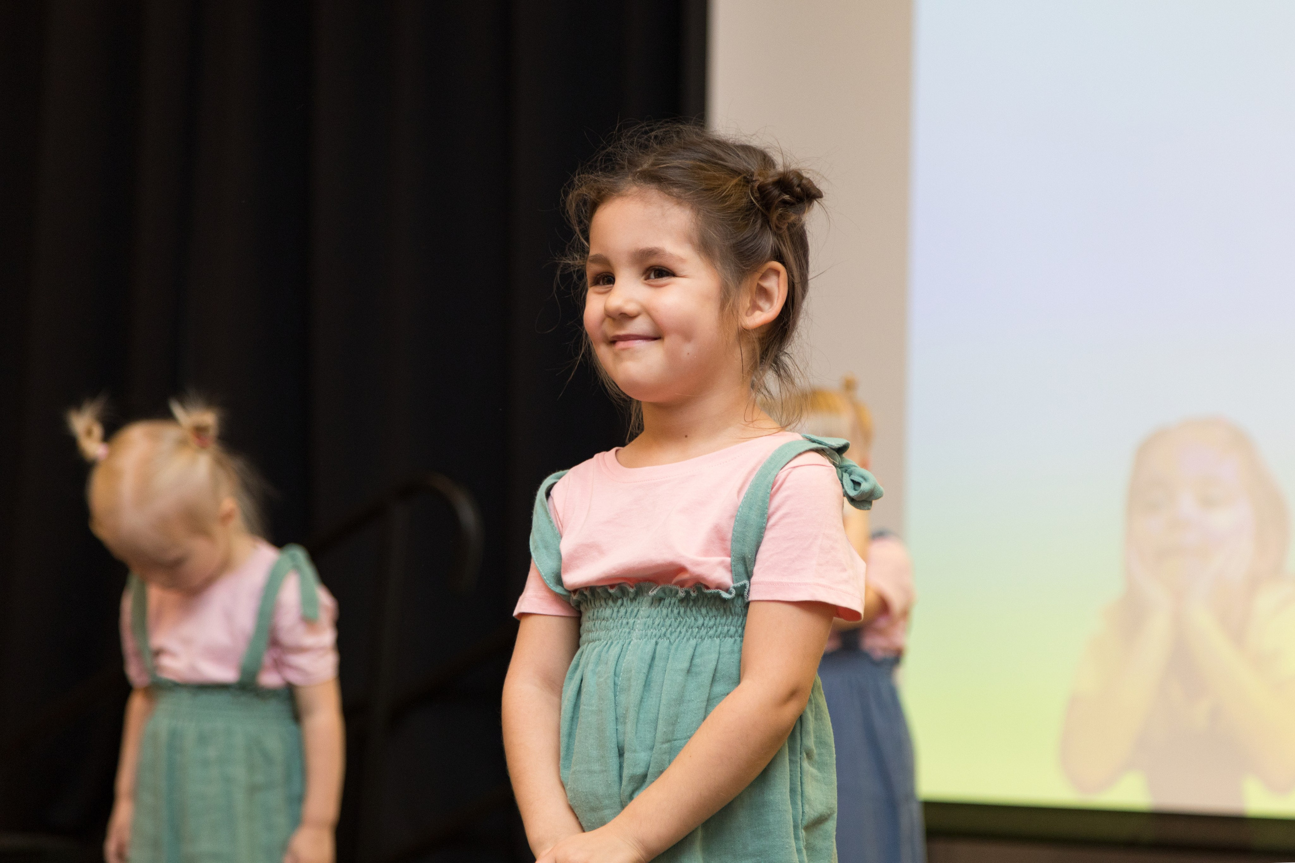 Отчетный концерт танцевального коллектива «ПЕТЕРБУРИКИ». Детский и контент фотограф Надя Волкова Санкт-Петербург