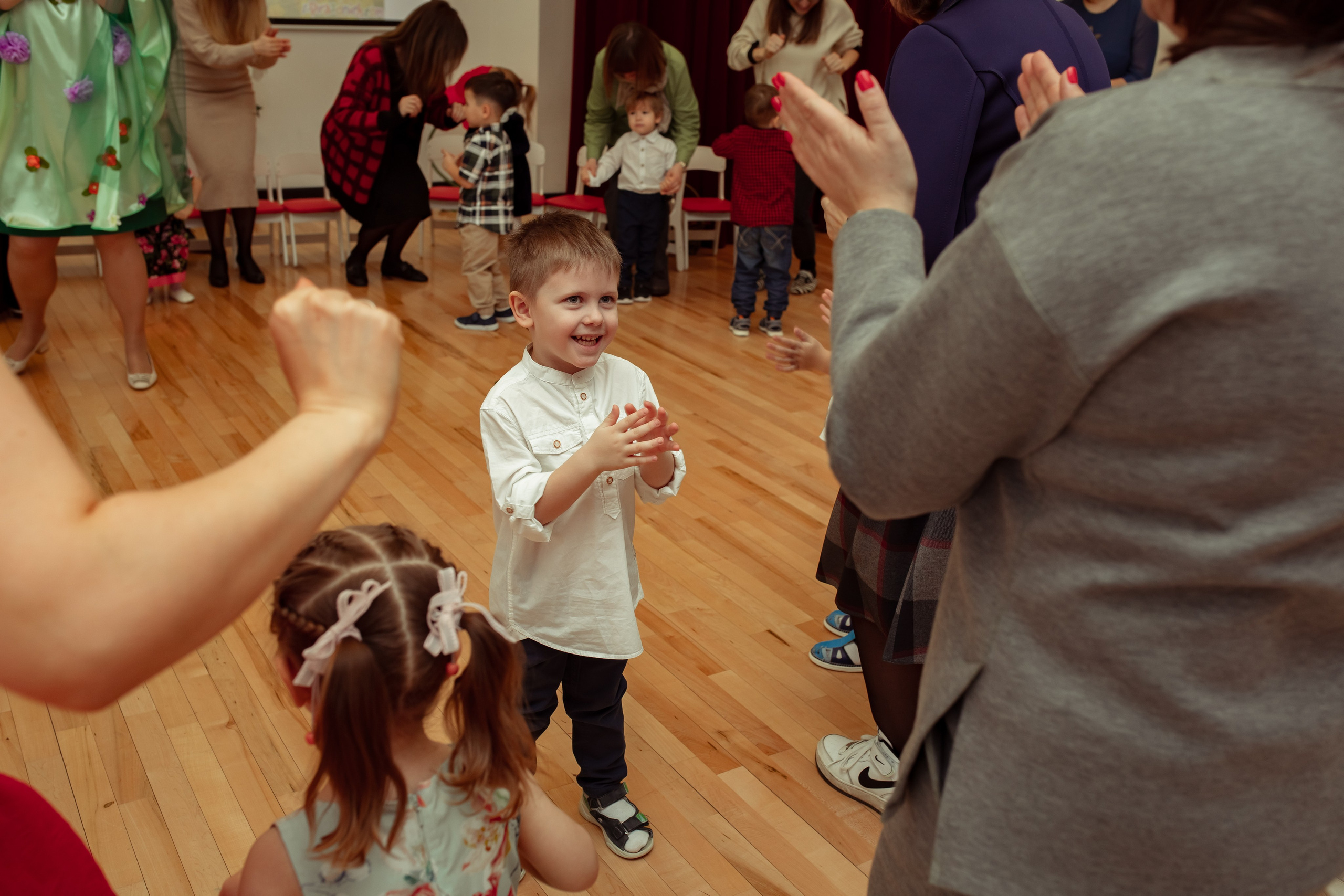 Праздник весны в детском саду. Семейный и детский фотограф в Москве Дорогова Екатерина
