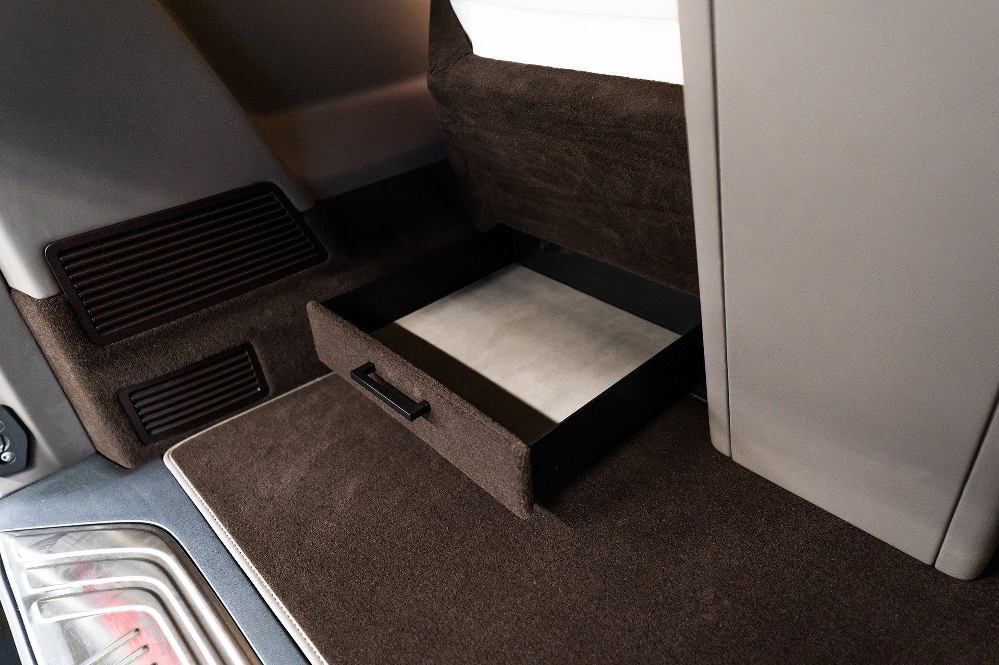 V-Class Browny. Автомобильный фотограф в Москве | Базилев Александр