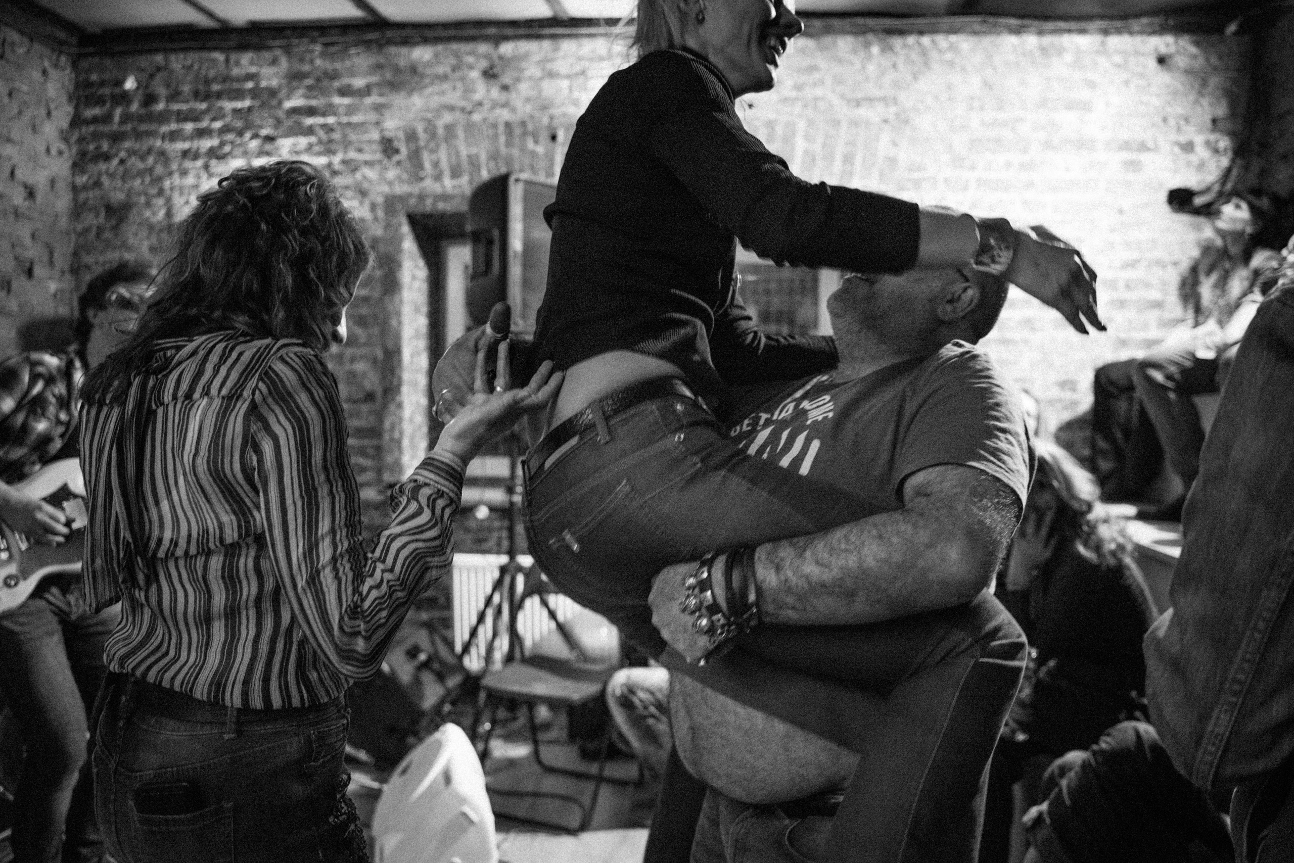 Квартирник у Саакяна «The Boneshakers». Семейный и свадебный фотограф Катя Антонова Москва Сочи