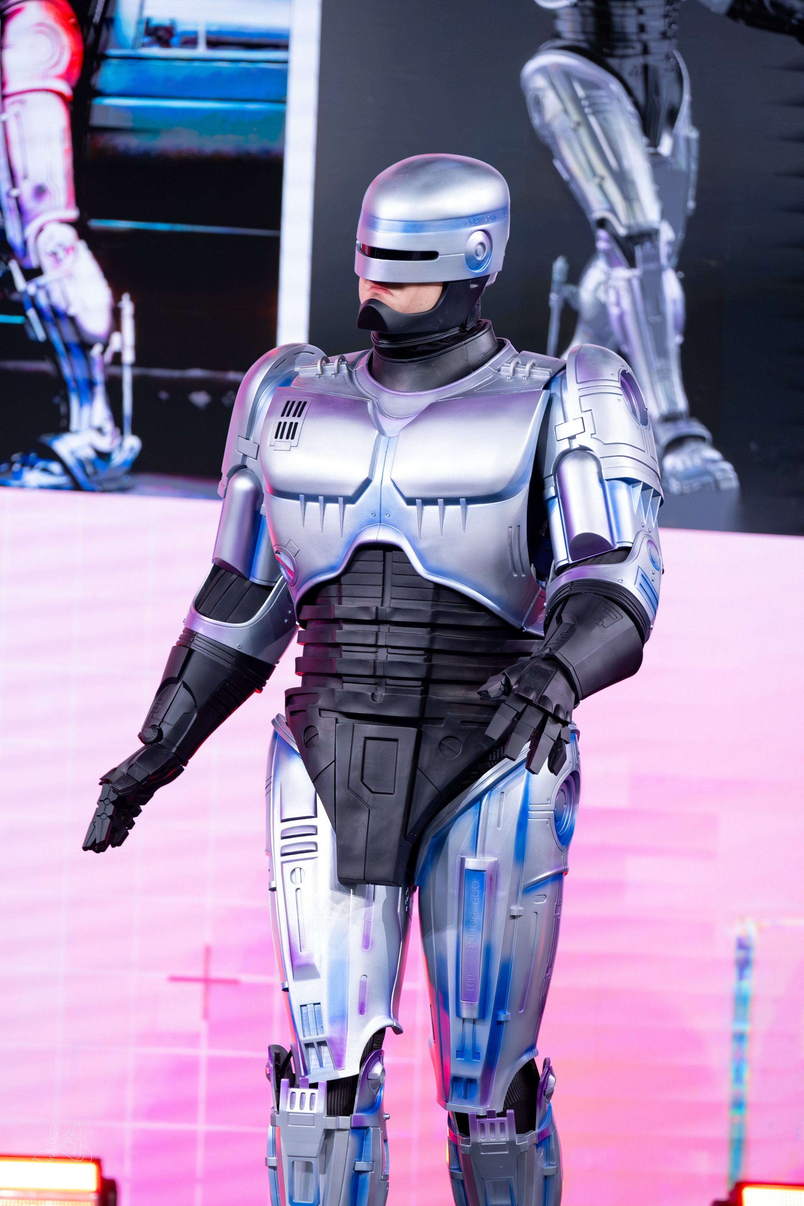 Сцена РЭД ЭКСПО 2024. Косплей фотограф