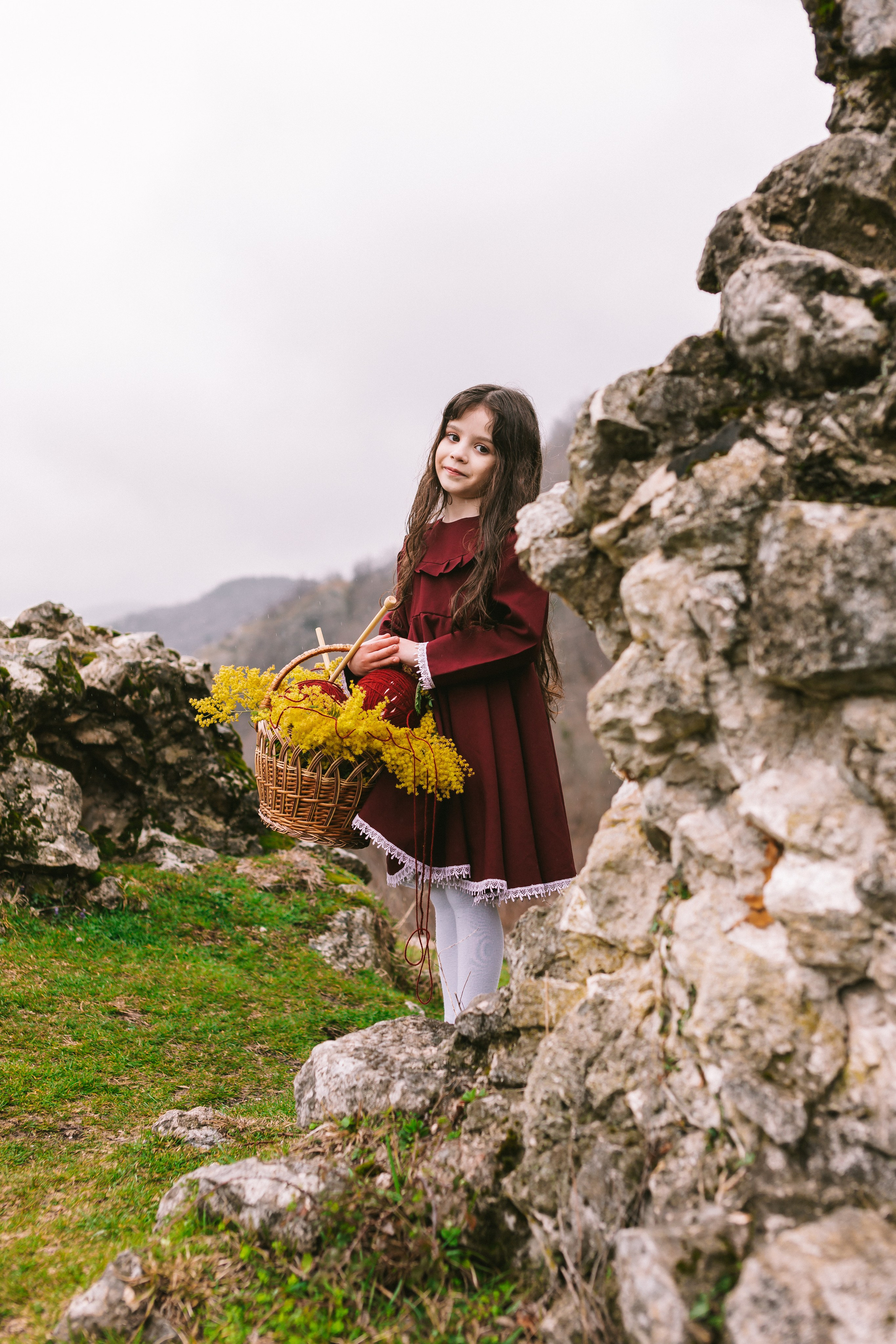 Девочка в горах. Семейный и художественный фотограф в Тюмени Юлия Логинова