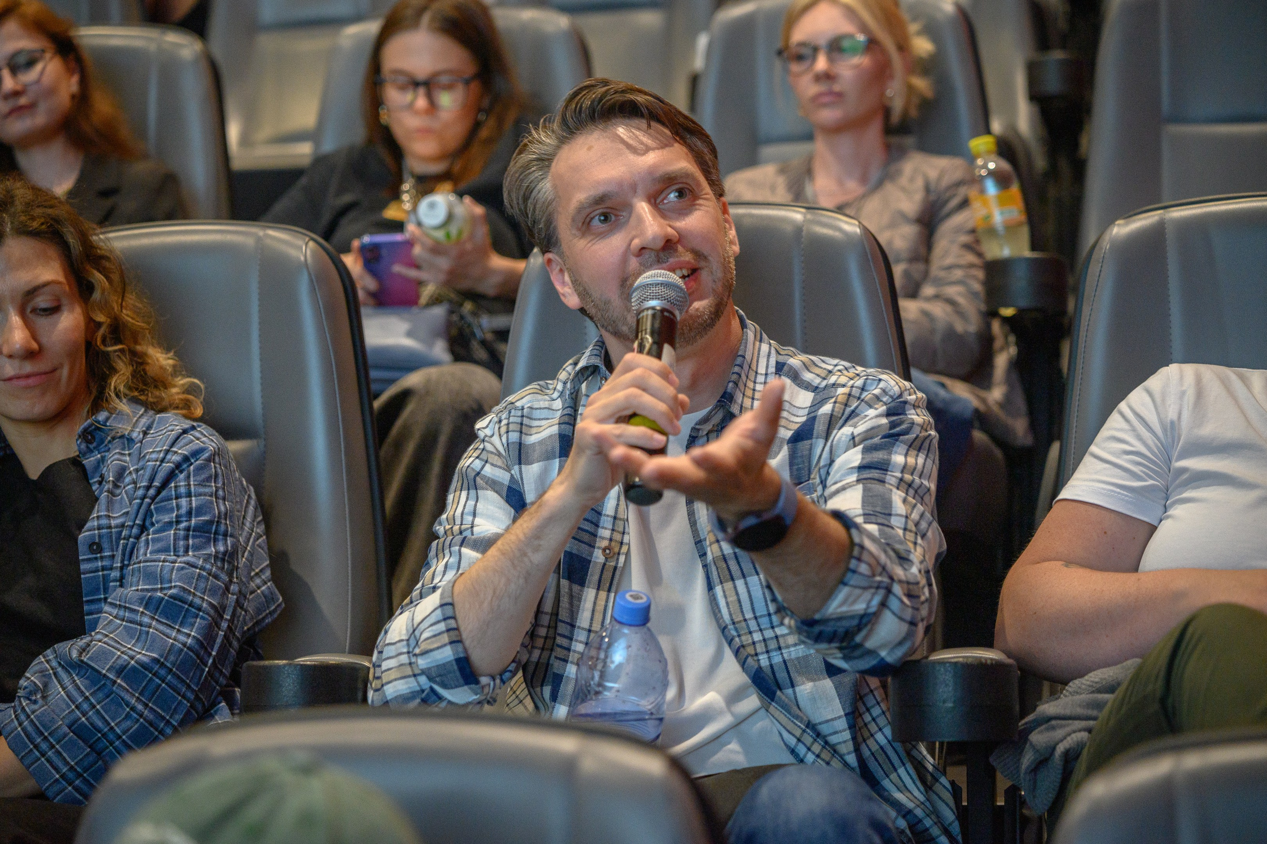 Предпремьерные съёмки кинопоказов. Семейный, уличный и пейзажный фотограф в Москве Никифоров Виктор