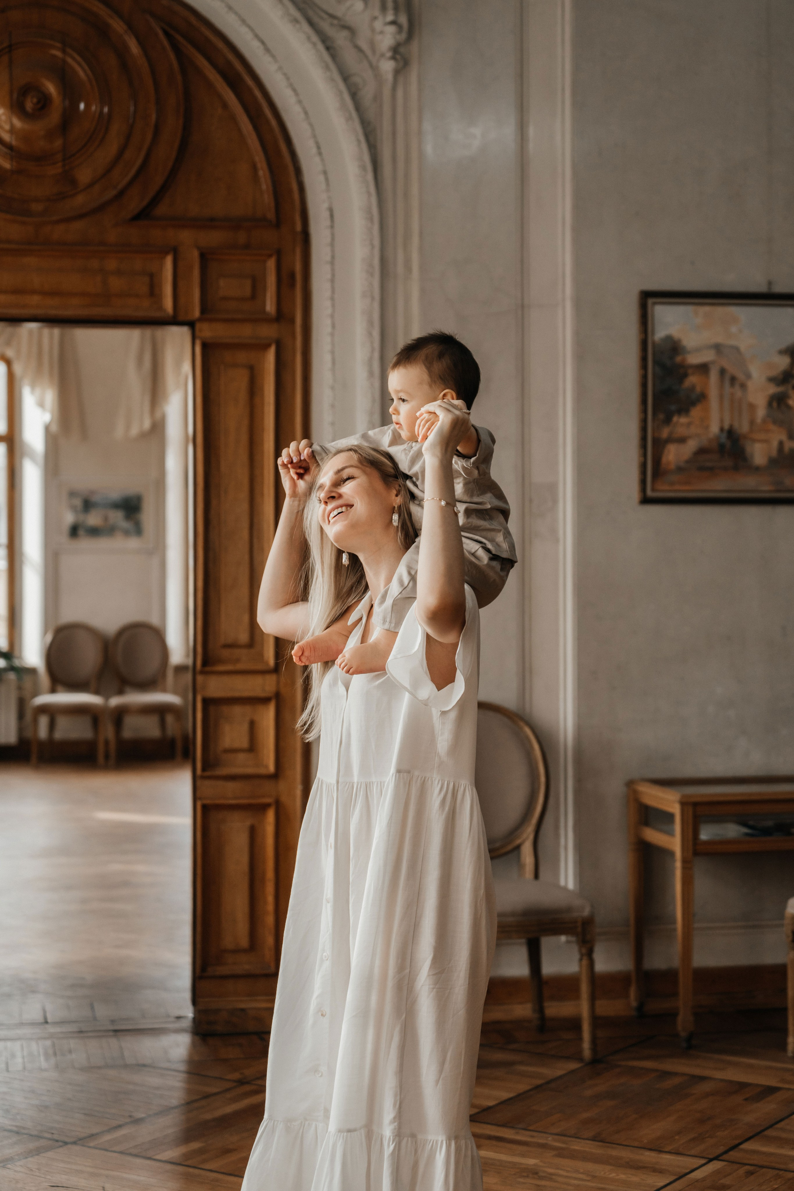 Маленькие ножки в читальне им. Пушкина. Ваш фотограф Вика Артемова