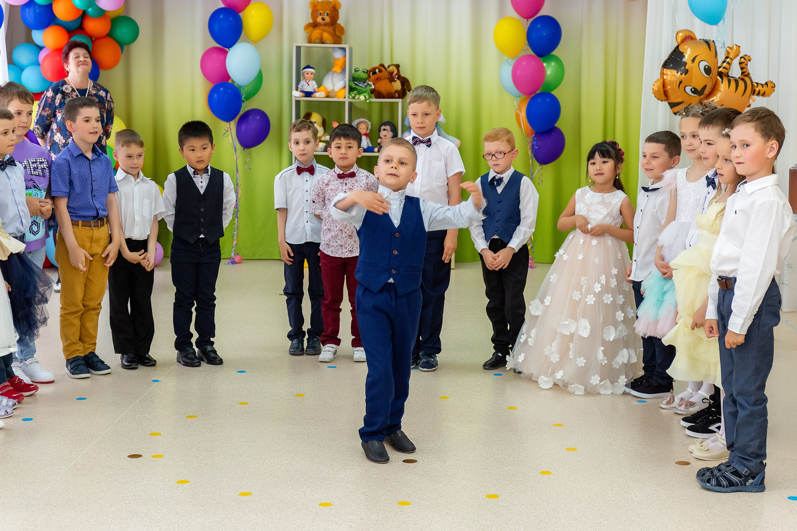 Выпускной. Детский сад «Тигрёнок». Стильный выпускной альбом Владивосток фотограф Вероника Мигачева