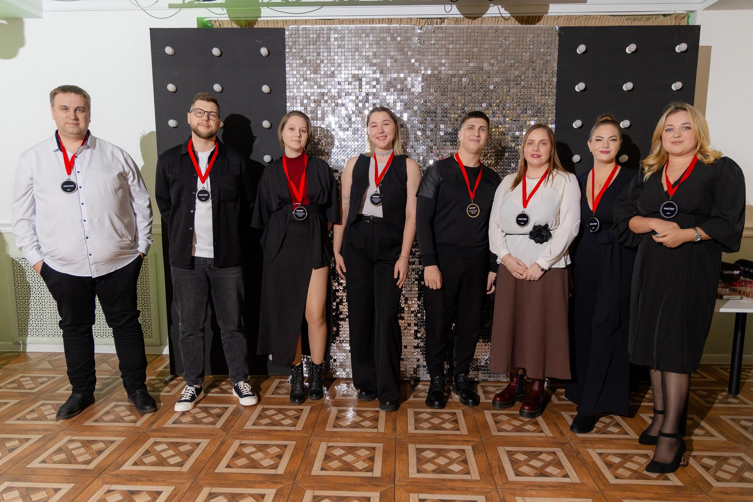 Корпоративная фотосъемка для кафе GARAGE | Новый год 2025 | Минск. Свадебный фотограф в Минске/Беларуси Сергей Спиридонов