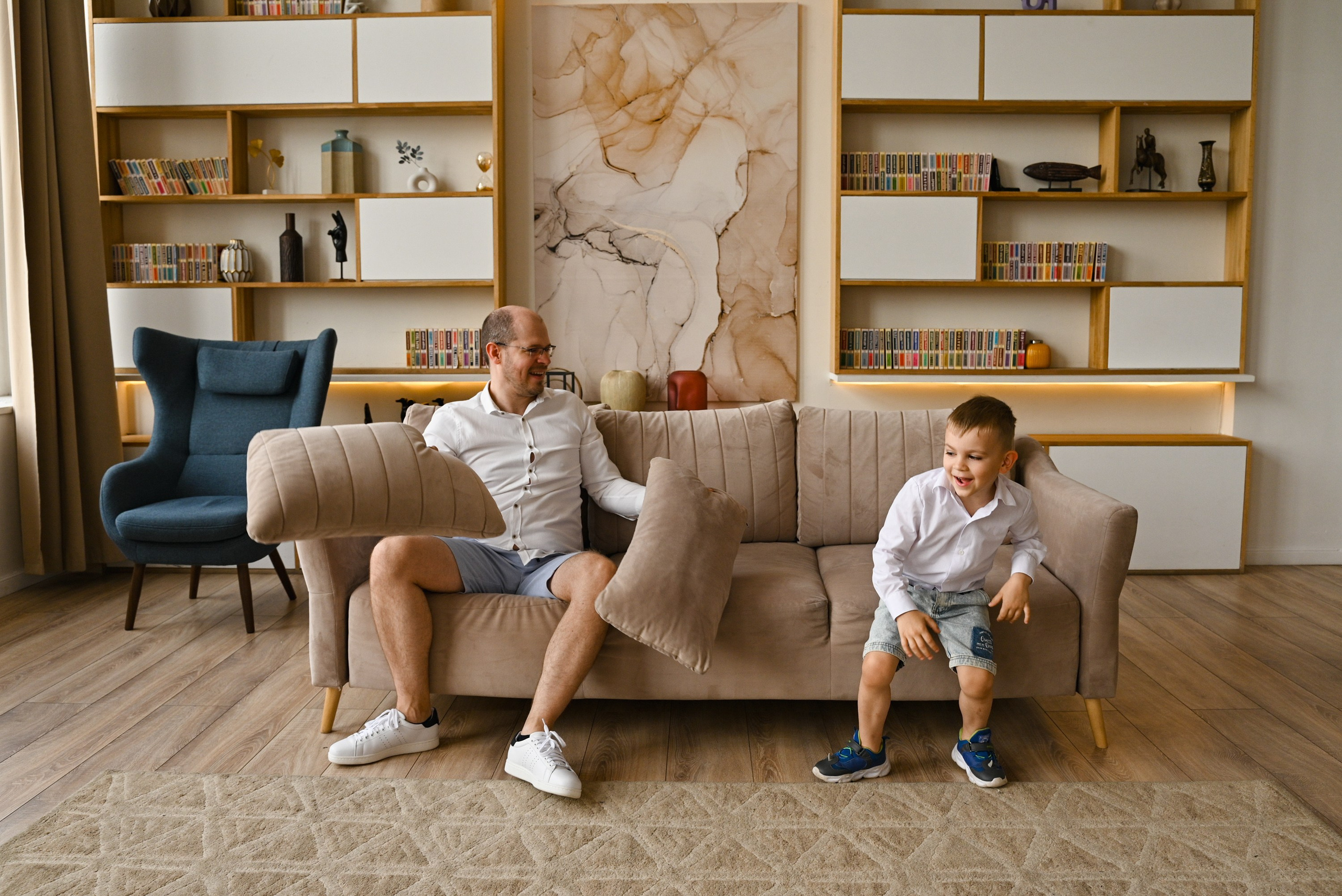 Счастливая большая семья. Компания и фотошкола по созданию контента в Москве