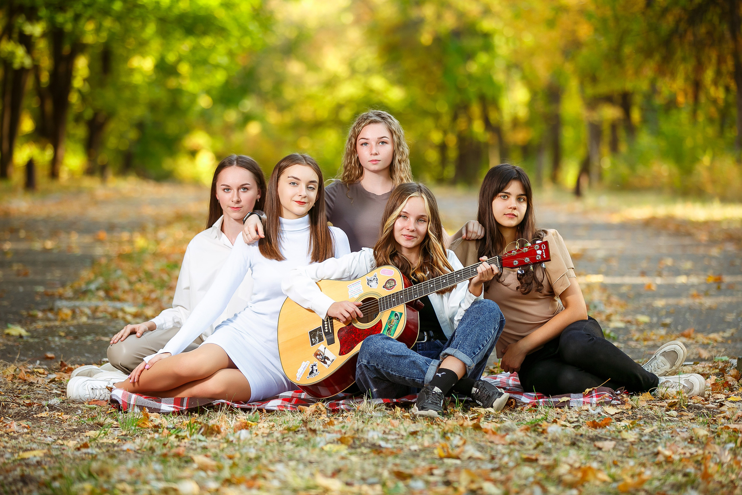 ОСЕННЯЯ ПРОГУЛКА. Выпускные альбомы в Донецке и ДНР. Фотограф Донецк и ДНР