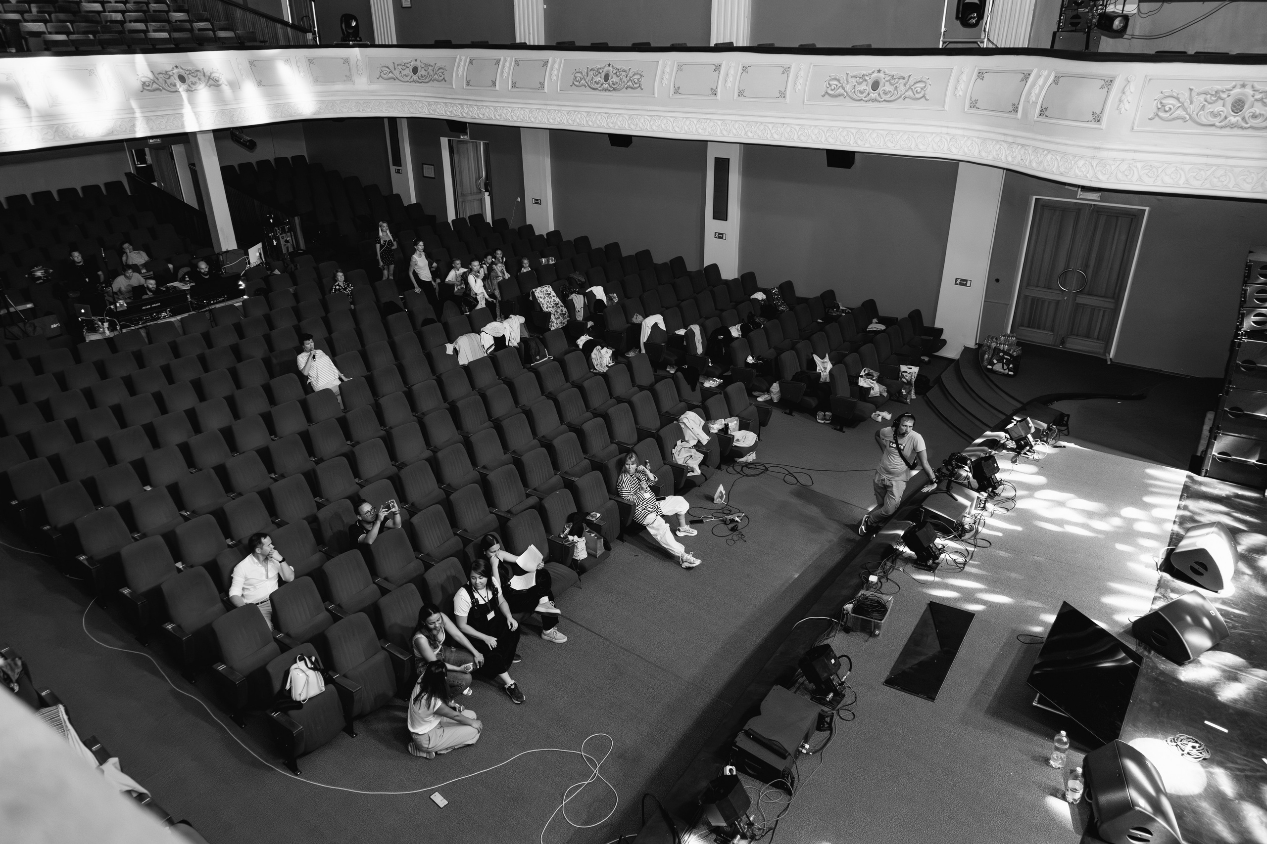 Backstage. Занимаюсь профессиональной фотографией и живу рядом с Байкалом. Работаю в разных жанрах