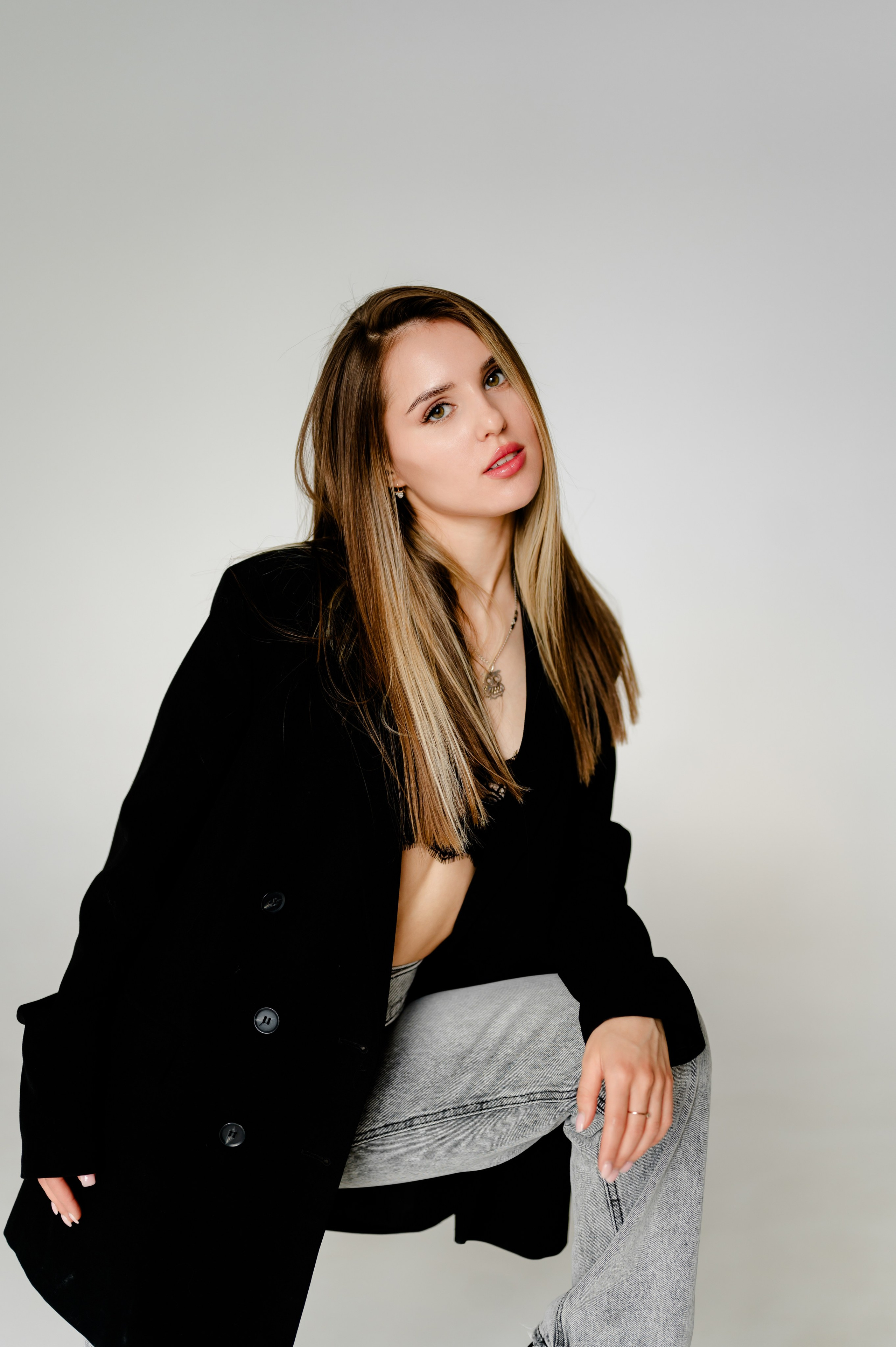 Алина, съемка на циклораме. Свадебный и семейный фотограф Евгения Кононова