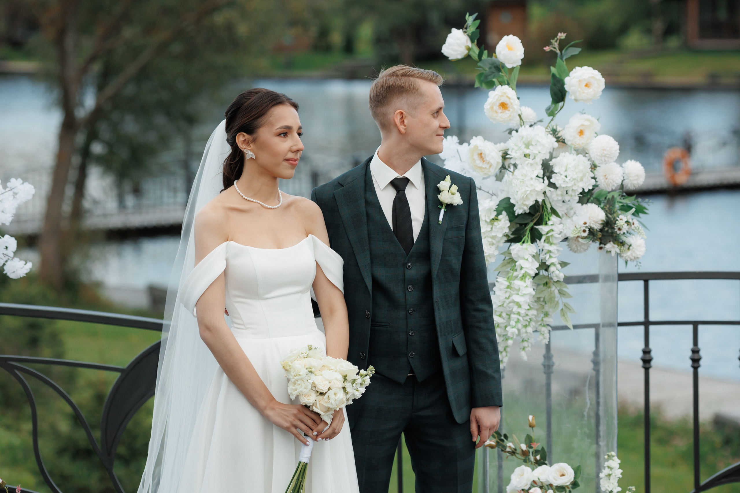 Регистрация в отеле Fish Point, ЗАГС Бутово, прогулка в Остафьево. Свадебный и репортажный фотограф (Москва, Королев и другие)